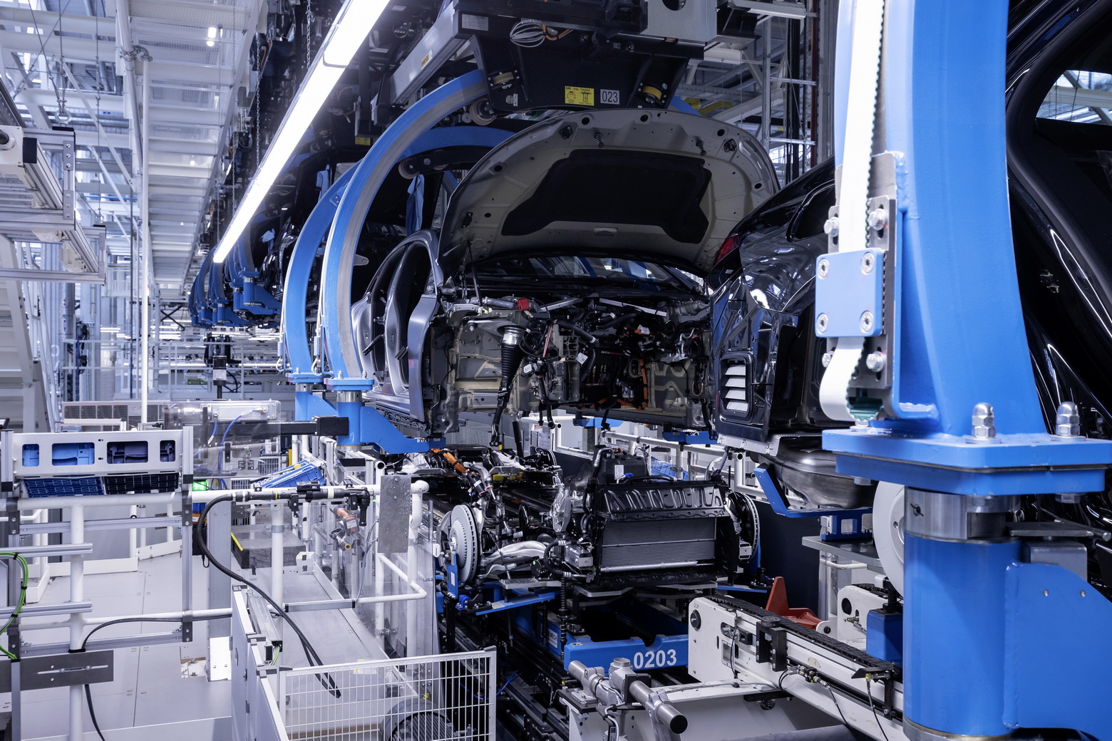 Mercedes-Benz EQS Luxury Electric Sedan Enters Production In Germany