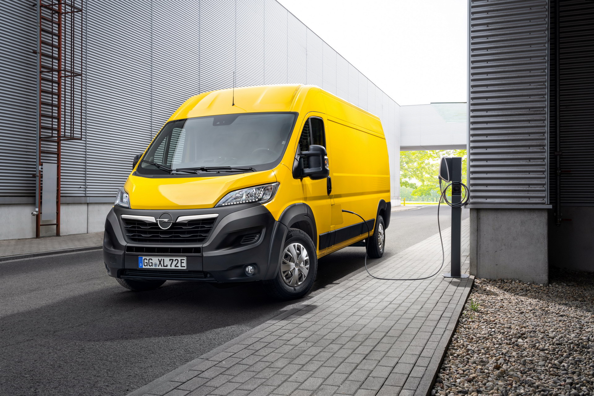 2021 Opel And Vauxhall Movano-e Tap Into Their Electric Side, Offer 139-Mile Range