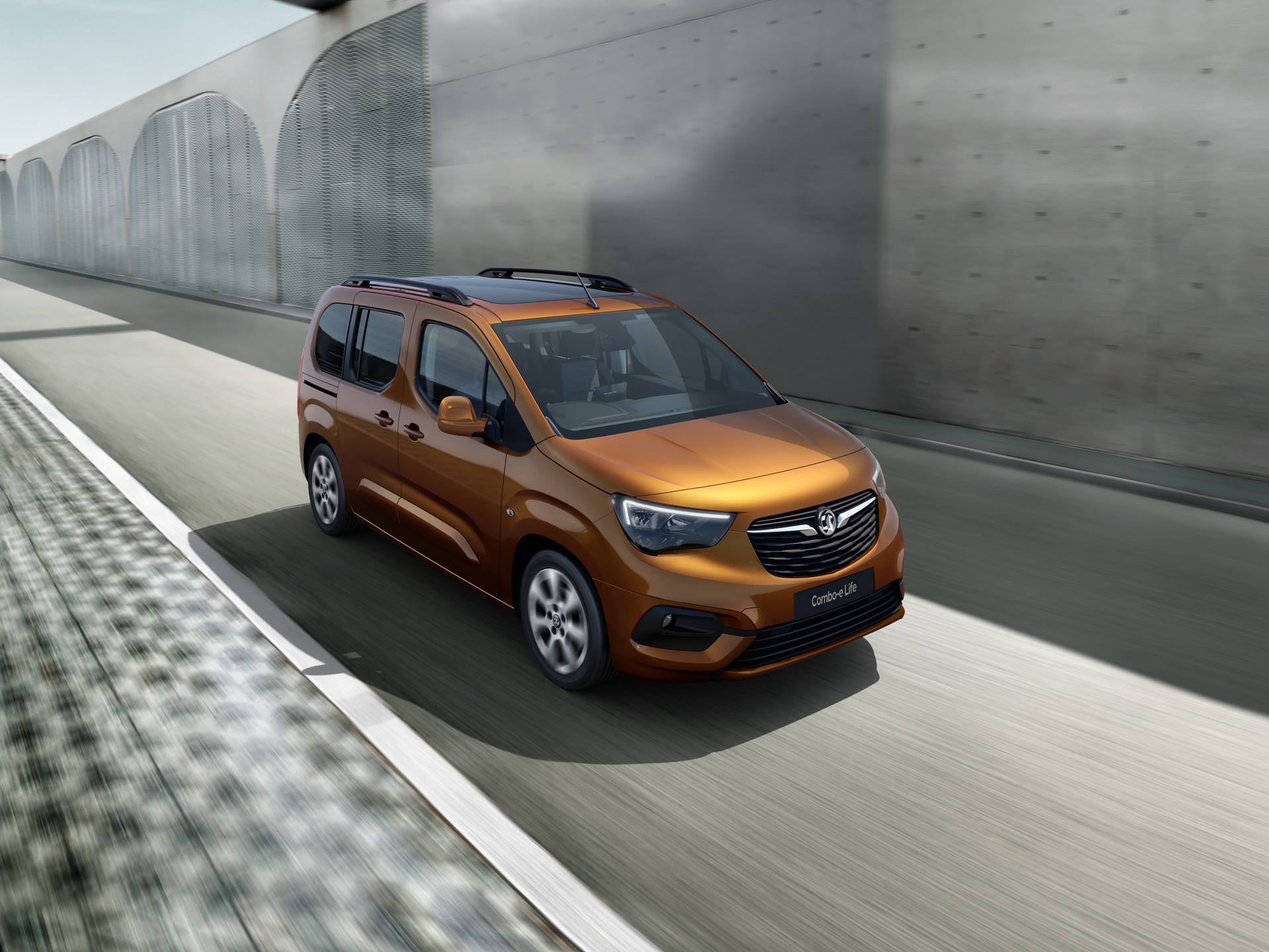 2021 Vauxhall Combo-e Life Electric MPV Goes On Sale In The UK From £31,610