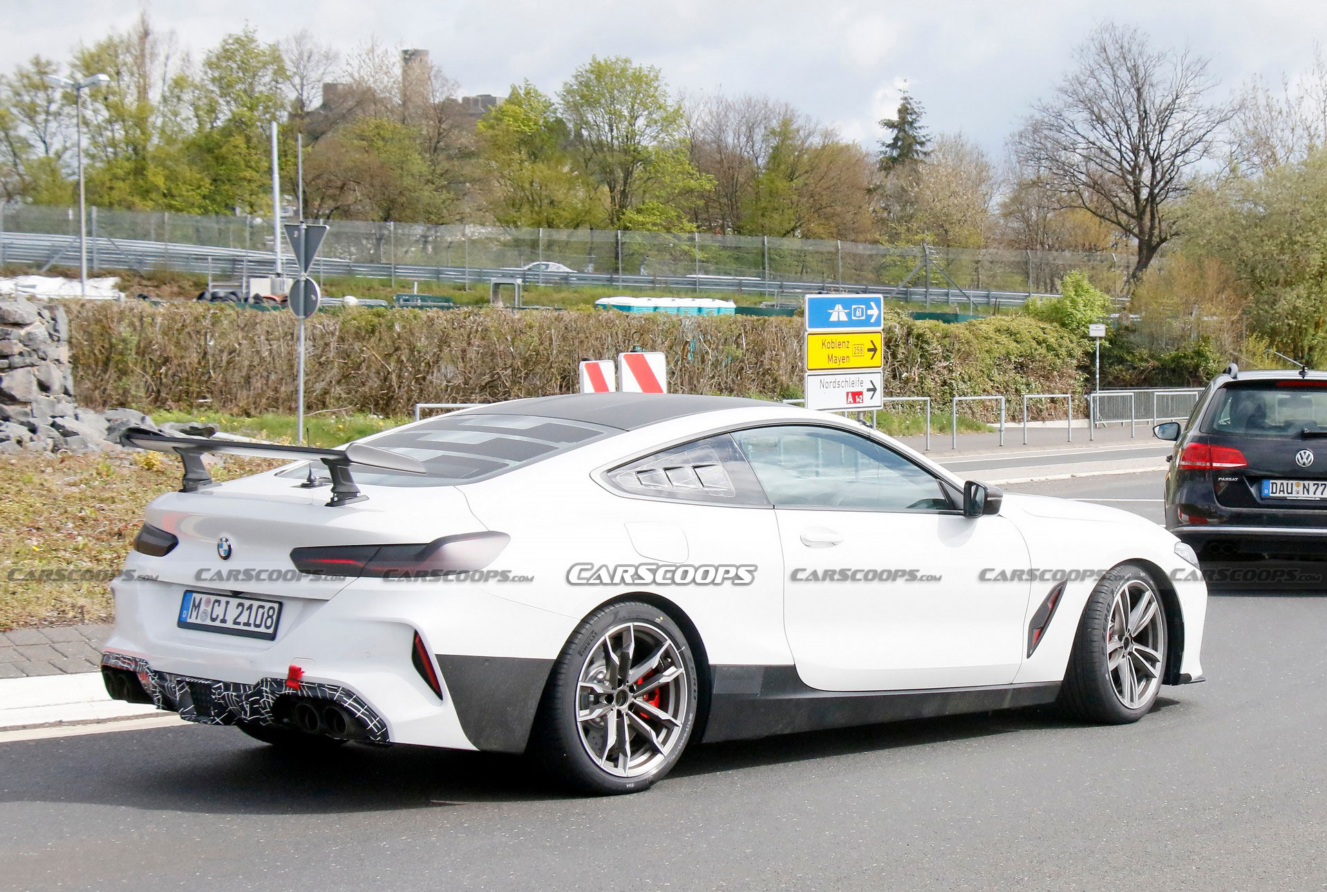 Hardcore BMW M8 Spied, Is It A CSL Variant?