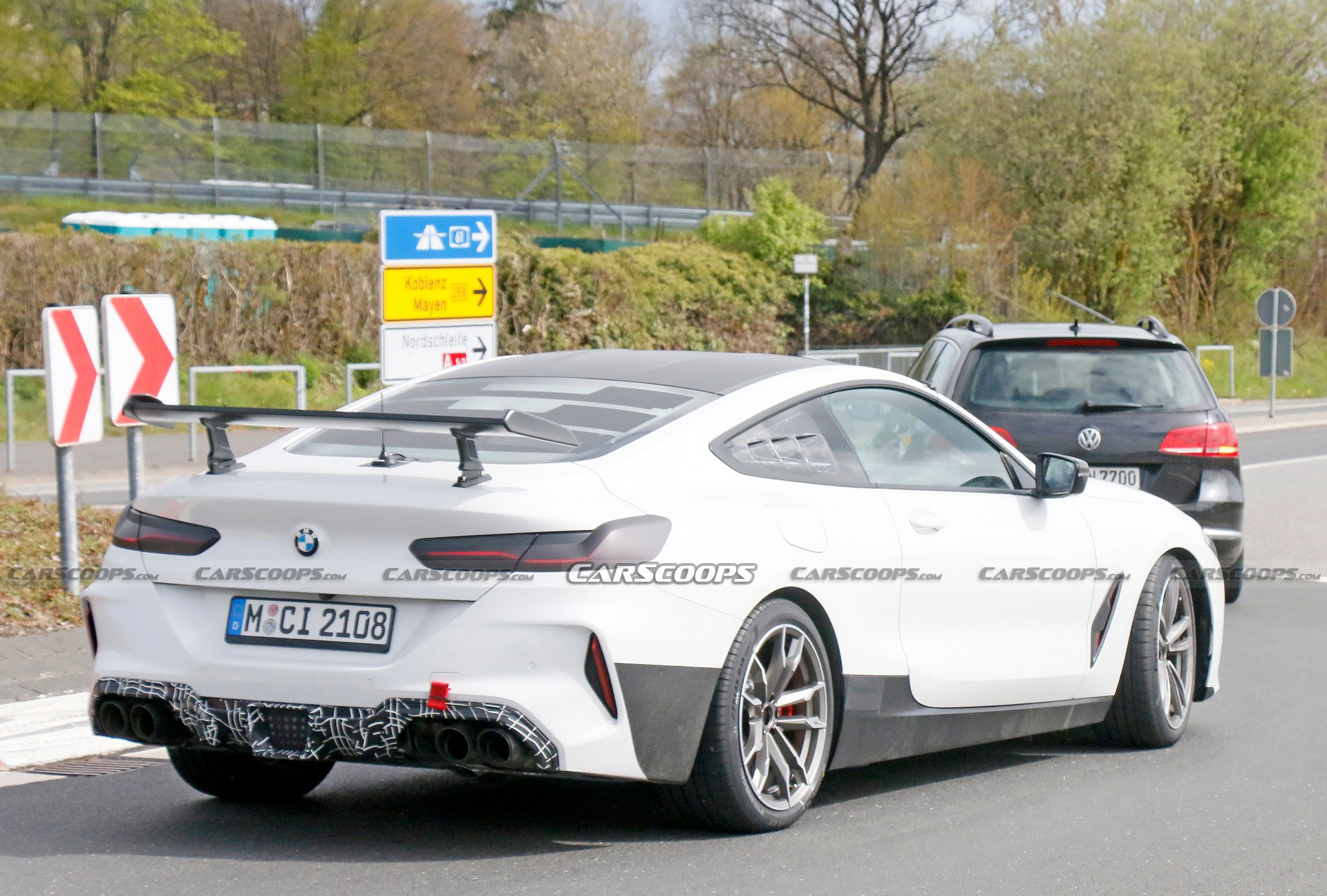 Hardcore BMW M8 Spied, Is It A CSL Variant?