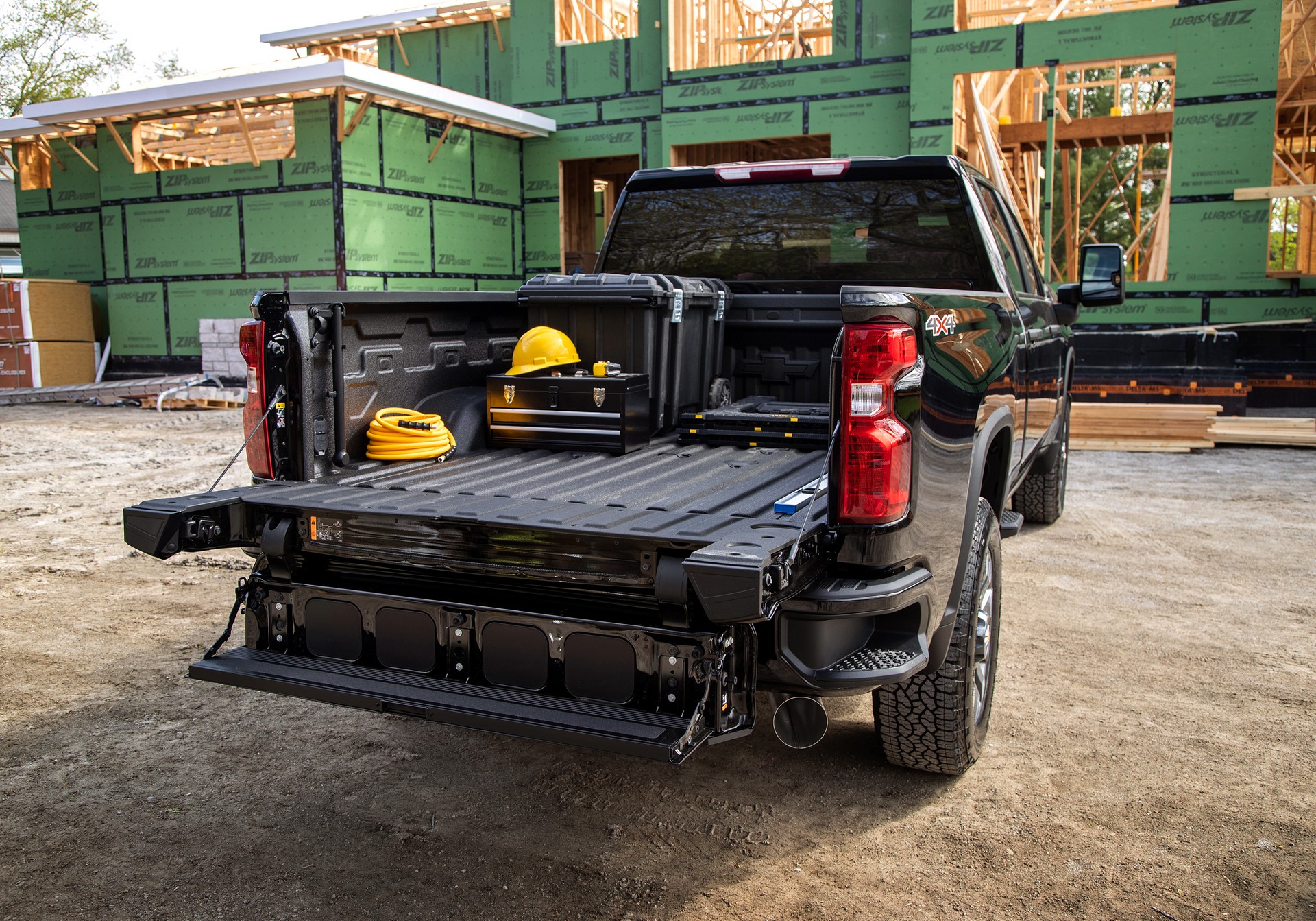 2022 Chevrolet Silverado HD Gains New Six Function Multi-Flex Tailgate