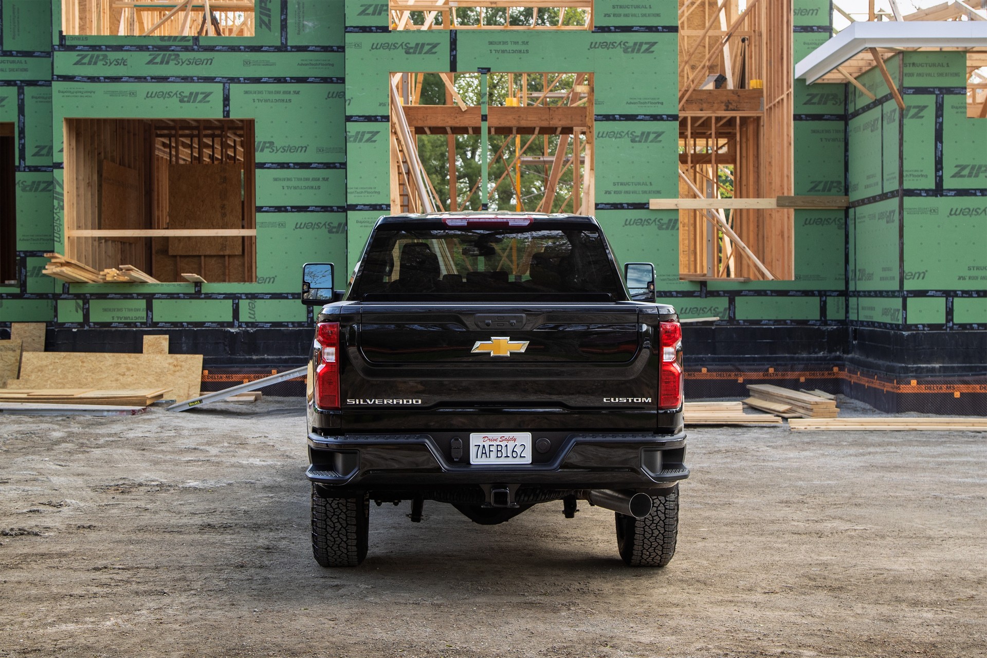 2022 Chevrolet Silverado HD Gains New Six Function Multi-Flex Tailgate