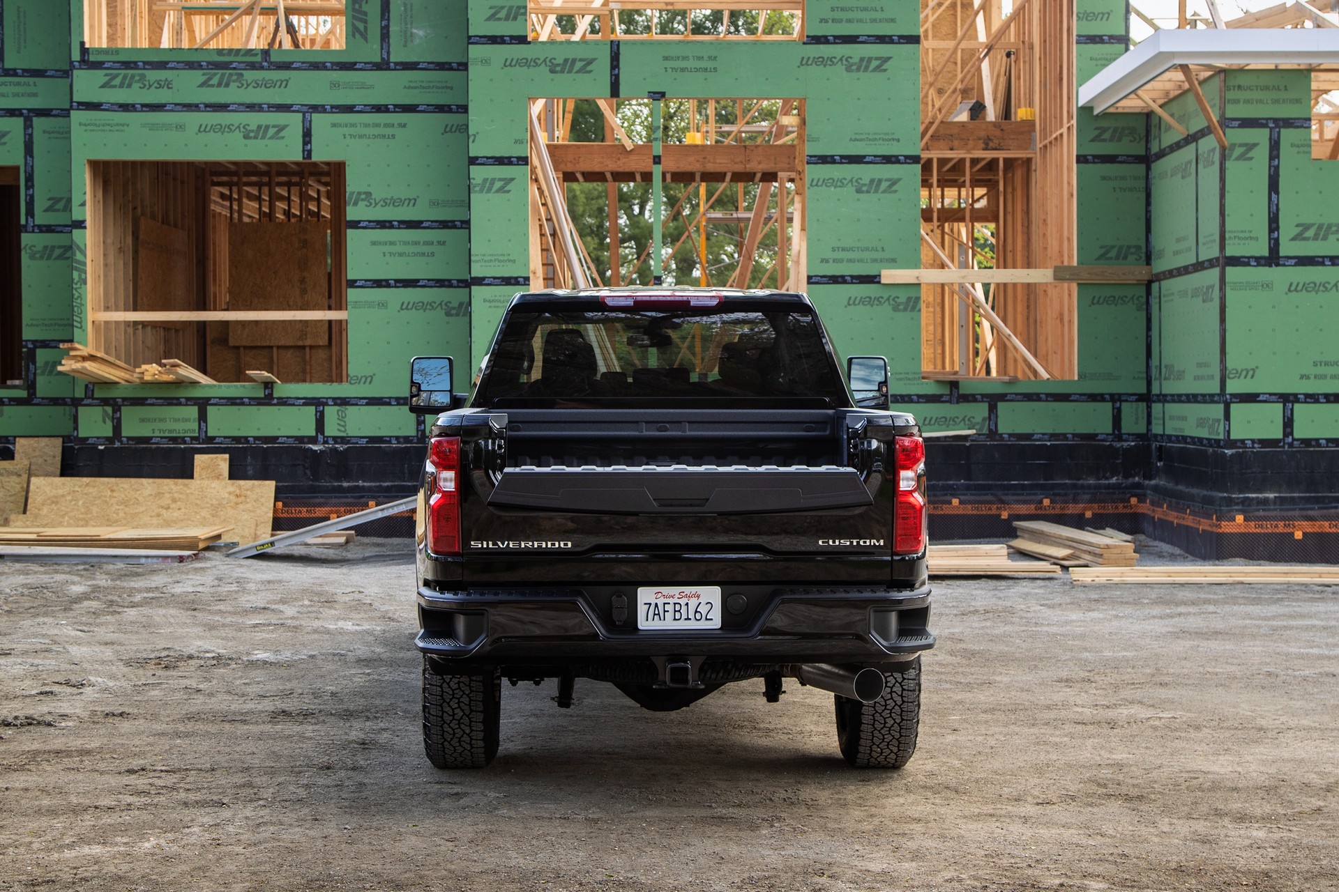 2022 Chevrolet Silverado HD Gains New Six Function Multi-Flex Tailgate