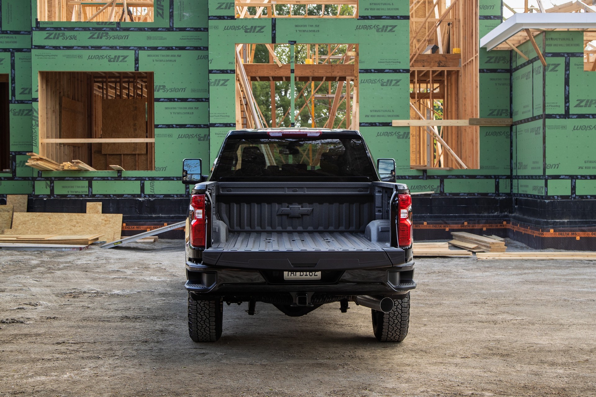 2022 Chevrolet Silverado HD Gains New Six Function Multi-Flex Tailgate