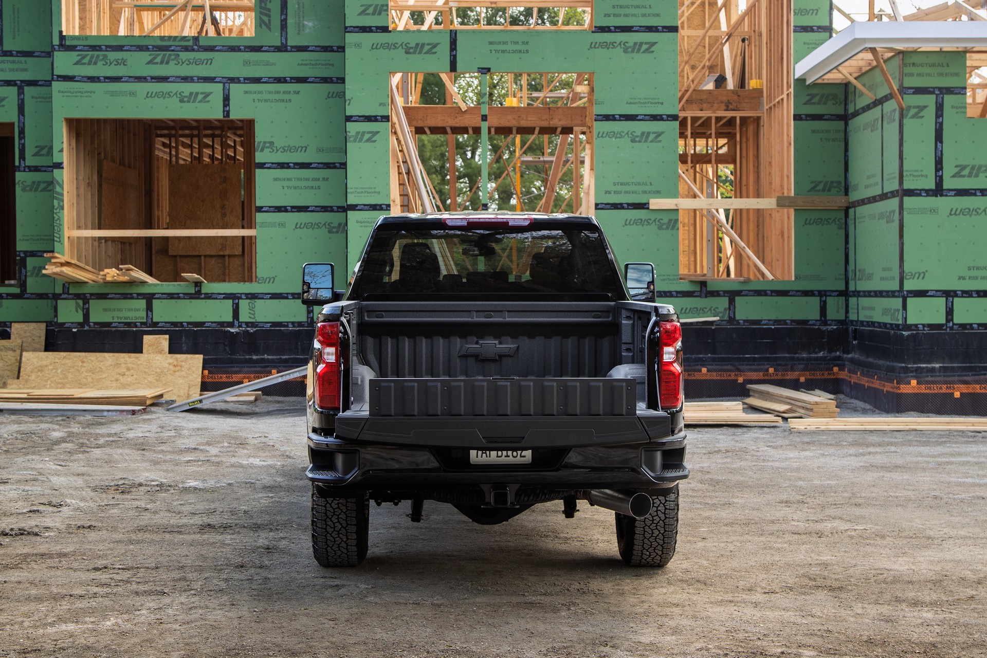 2022 Chevrolet Silverado HD Gains New Six Function Multi-Flex Tailgate