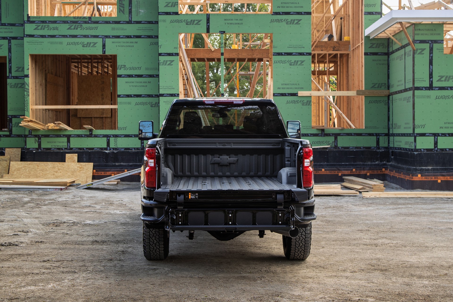 2022 Chevrolet Silverado HD Gains New Six Function Multi-Flex Tailgate