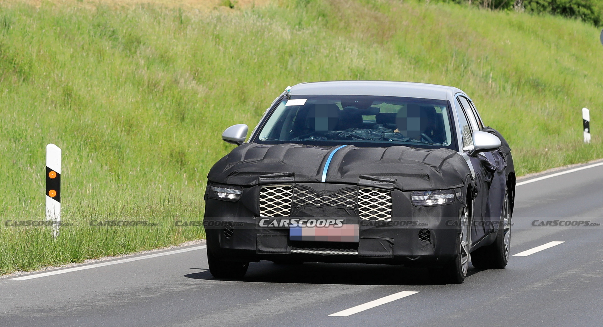 The Next-Gen 2023 Genesis G90 Flagship Luxo Barge Caught Testing In The S-Class’ Backyard