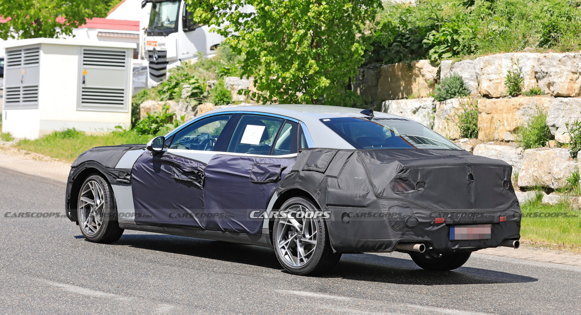 The Next-Gen 2023 Genesis G90 Flagship Luxo Barge Caught Testing In The S-Class’ Backyard