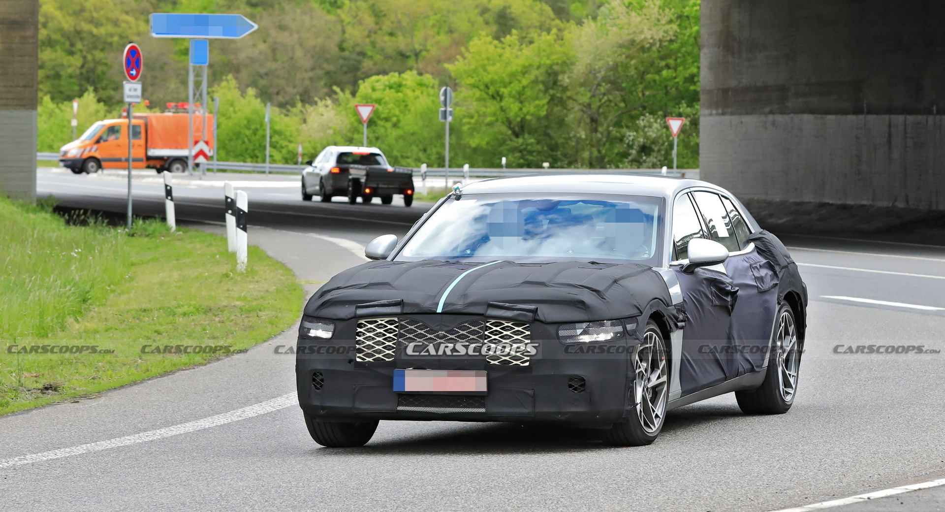 The Next-Gen 2023 Genesis G90 Flagship Luxo Barge Caught Testing In The S-Class’ Backyard