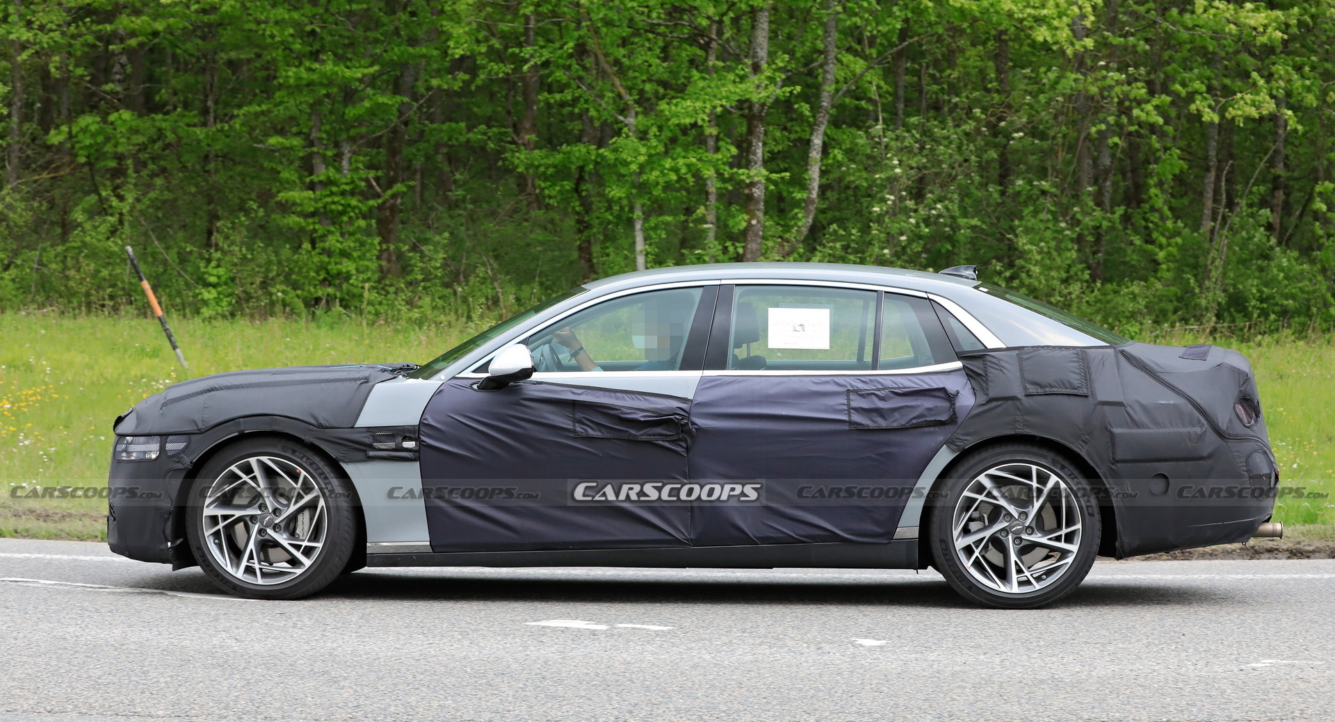 The Next-Gen 2023 Genesis G90 Flagship Luxo Barge Caught Testing In The S-Class’ Backyard