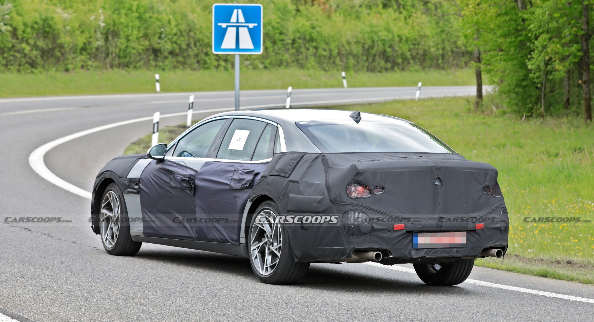 The Next-Gen 2023 Genesis G90 Flagship Luxo Barge Caught Testing In The S-Class’ Backyard