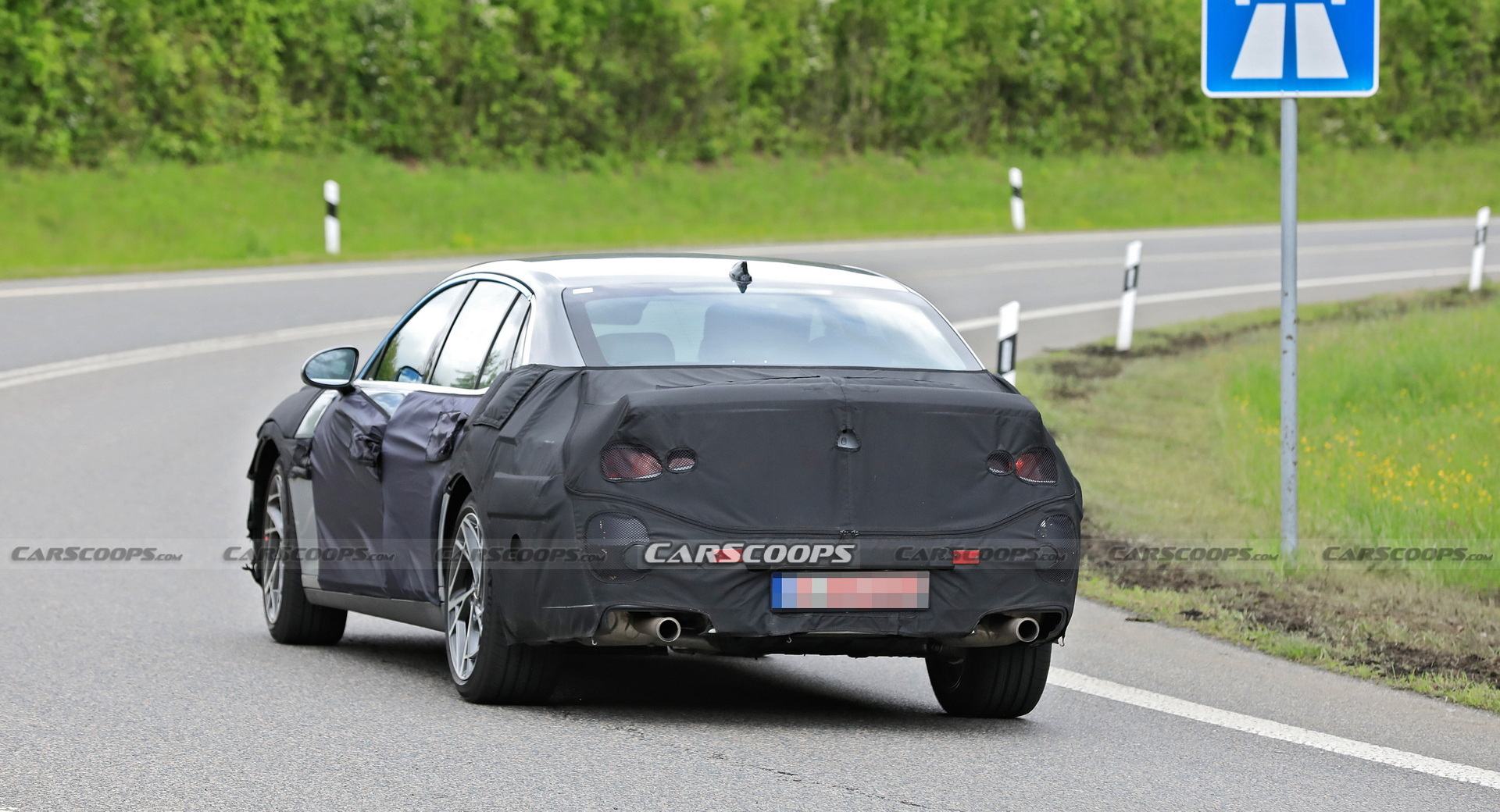The Next-Gen 2023 Genesis G90 Flagship Luxo Barge Caught Testing In The S-Class’ Backyard