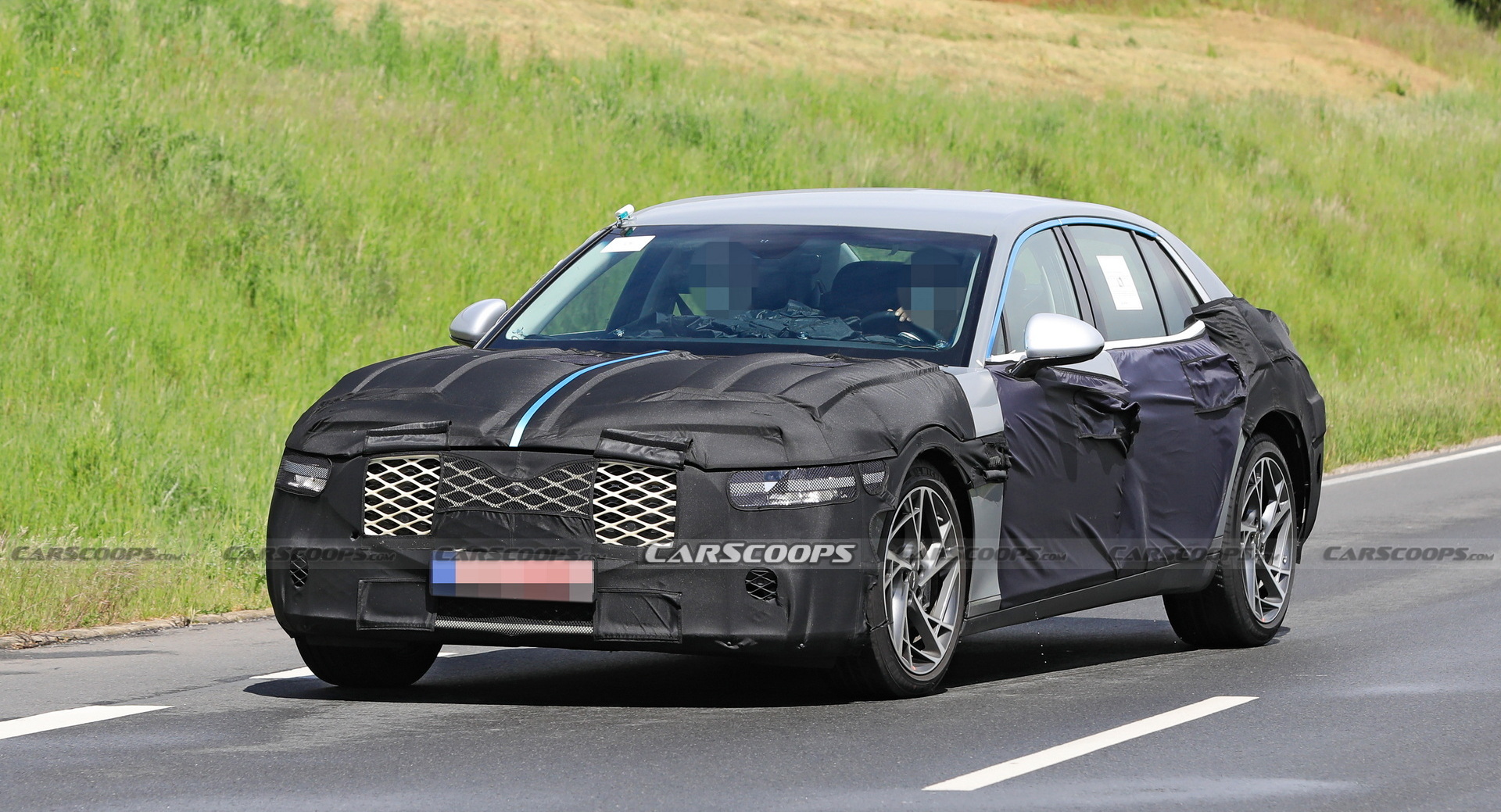 The Next-Gen 2023 Genesis G90 Flagship Luxo Barge Caught Testing In The S-Class’ Backyard