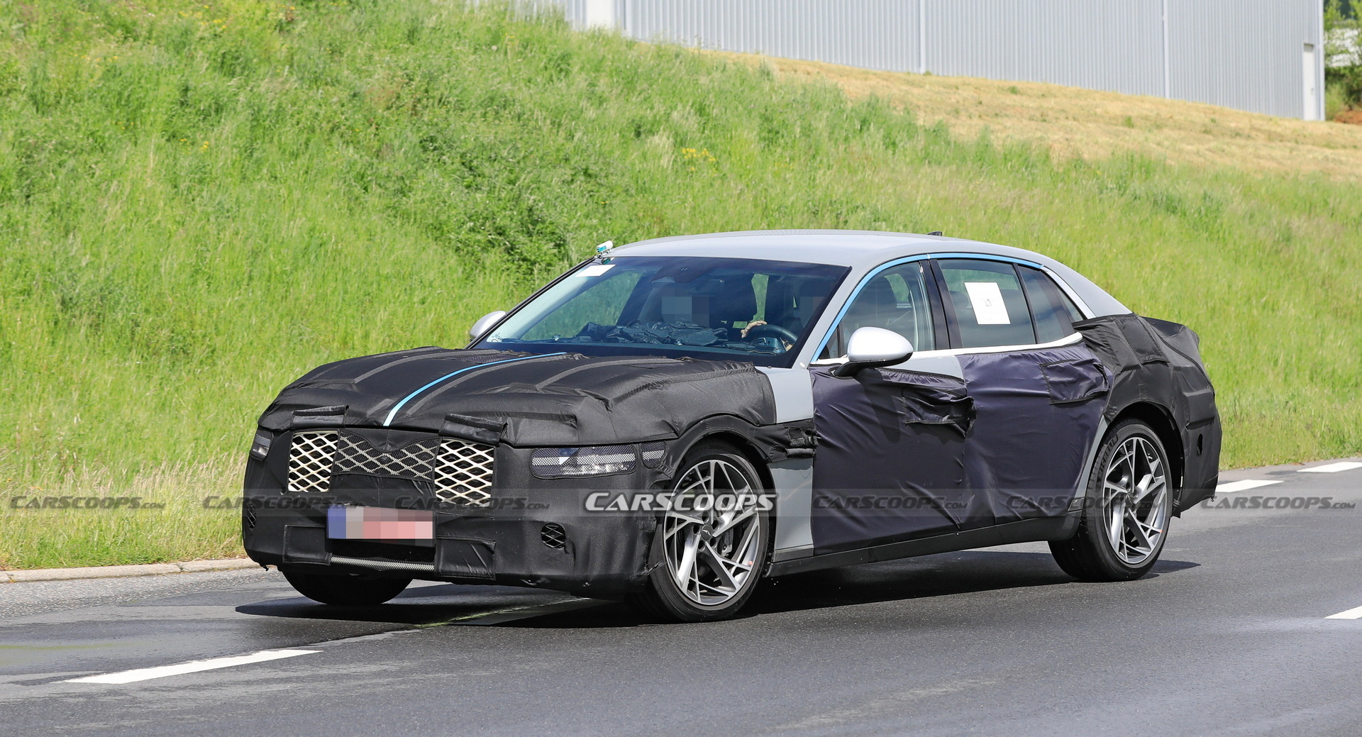 The Next-Gen 2023 Genesis G90 Flagship Luxo Barge Caught Testing In The S-Class’ Backyard