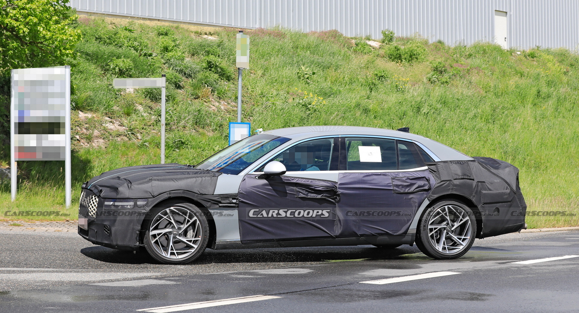 The Next-Gen 2023 Genesis G90 Flagship Luxo Barge Caught Testing In The S-Class’ Backyard