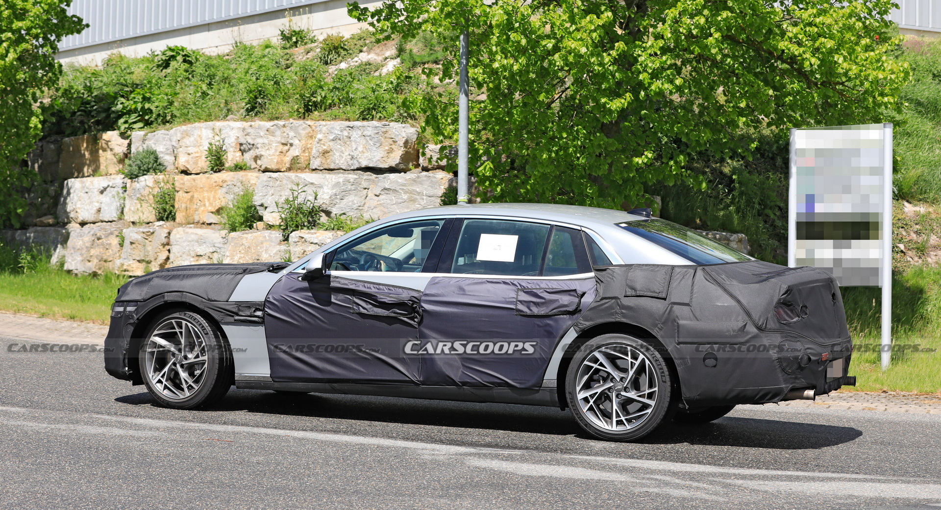 The Next-Gen 2023 Genesis G90 Flagship Luxo Barge Caught Testing In The S-Class’ Backyard