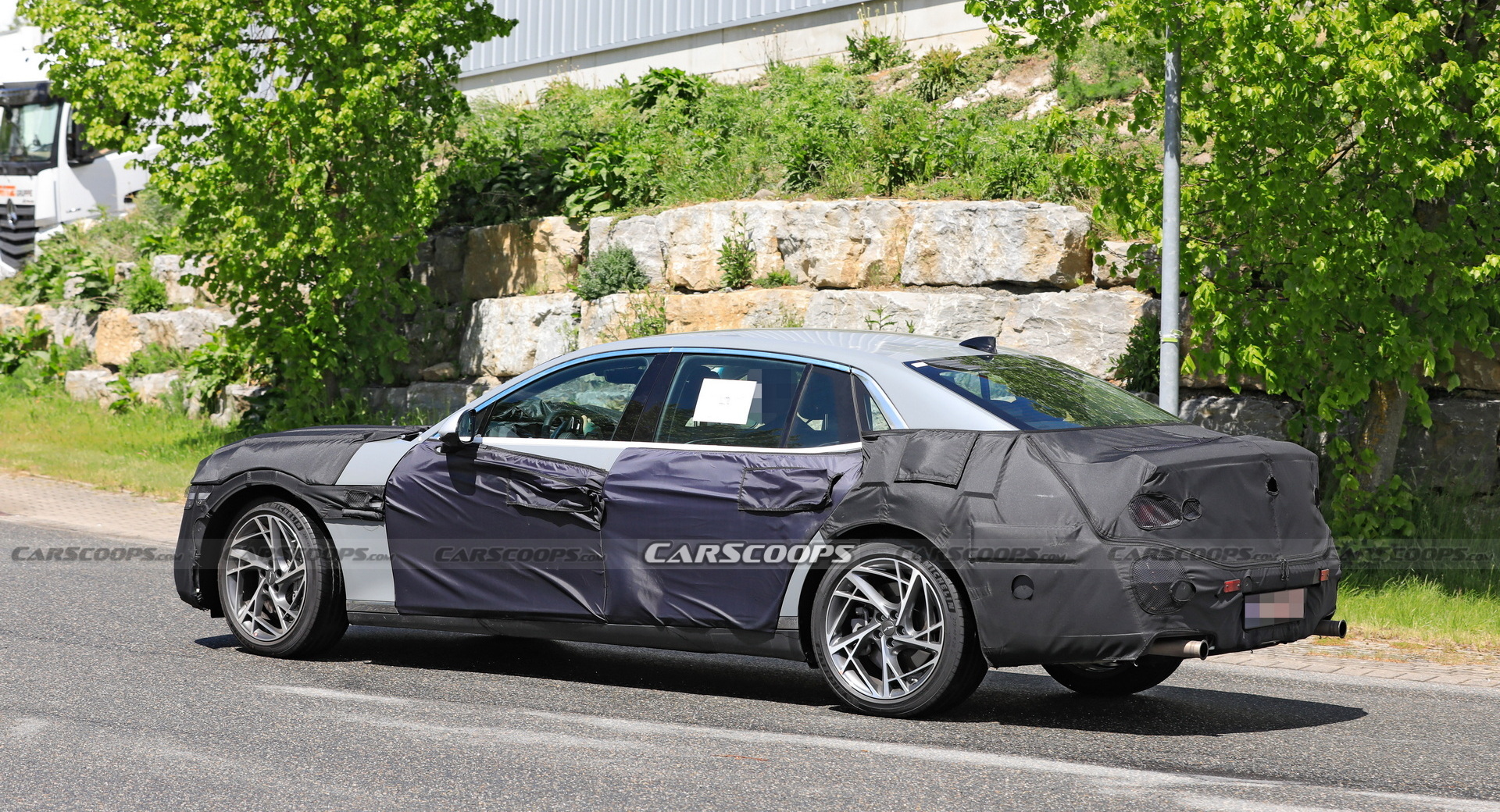 The Next-Gen 2023 Genesis G90 Flagship Luxo Barge Caught Testing In The S-Class’ Backyard