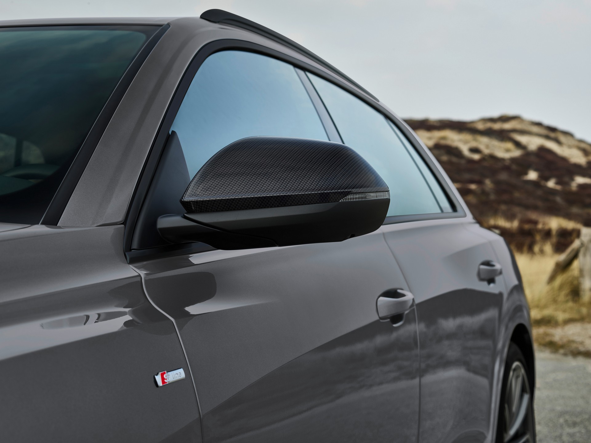 Audi Embraces The Blackout Trend, Introduces Q7 And Q8 Competition Plus