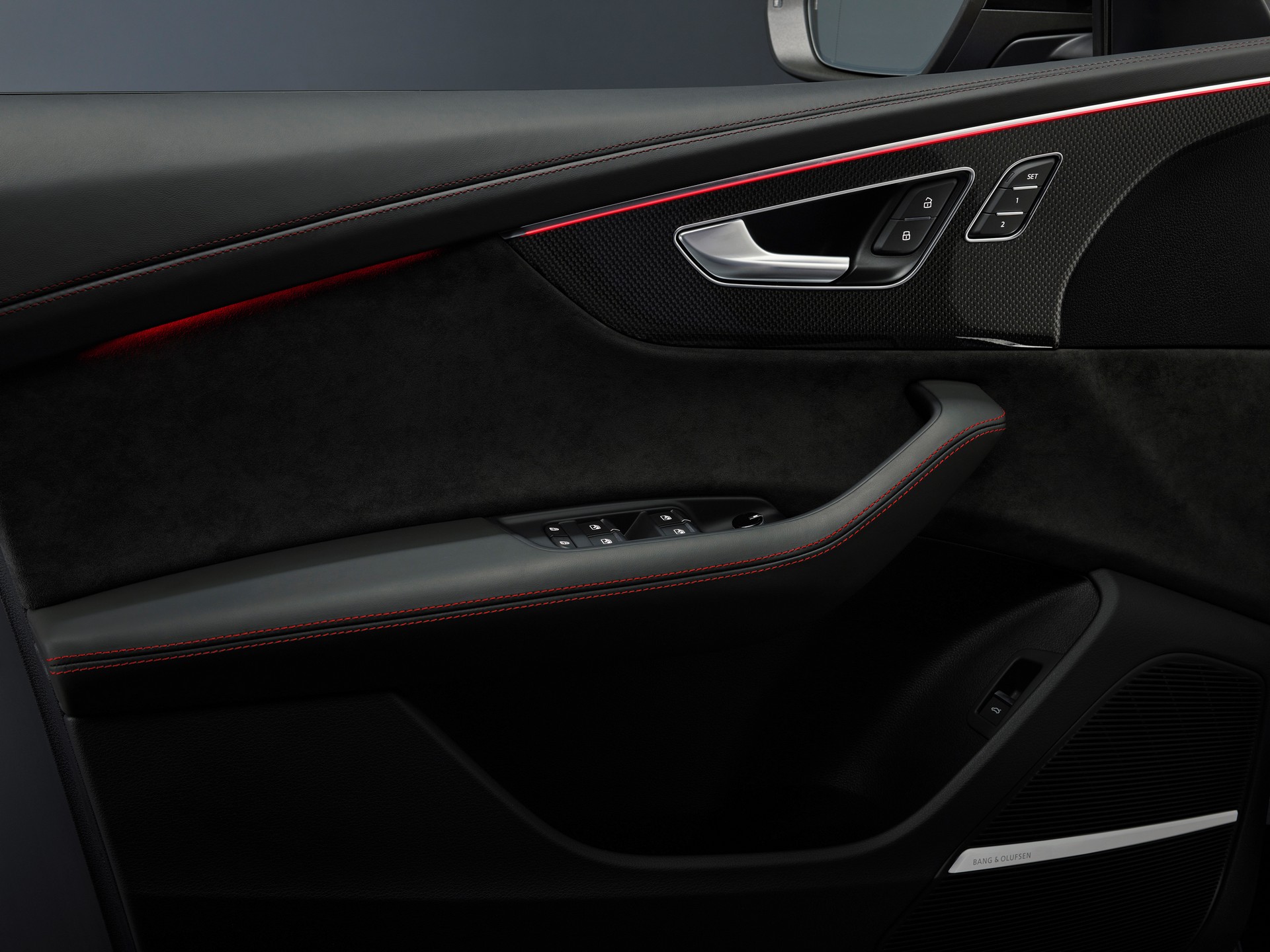 Audi Embraces The Blackout Trend, Introduces Q7 And Q8 Competition Plus