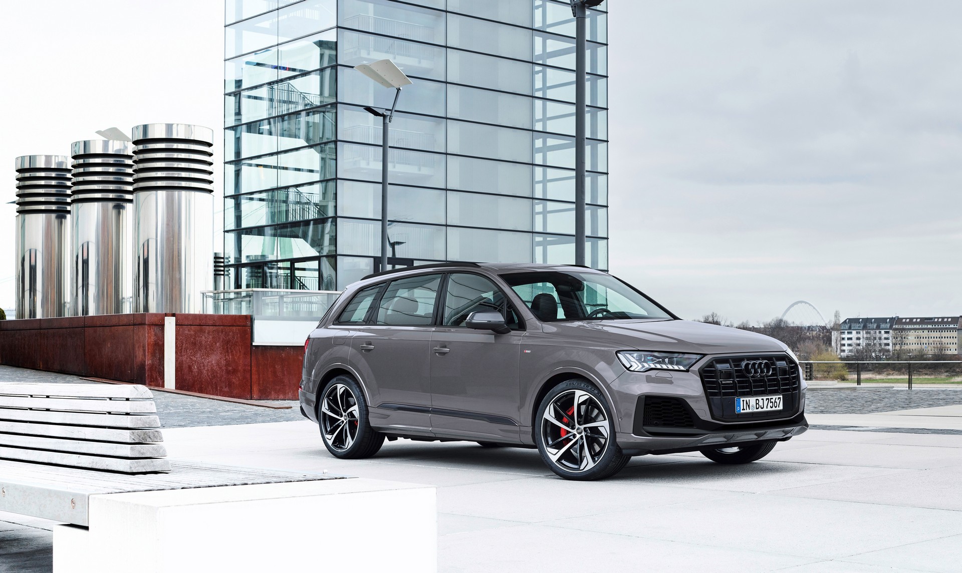 Audi Embraces The Blackout Trend, Introduces Q7 And Q8 Competition Plus