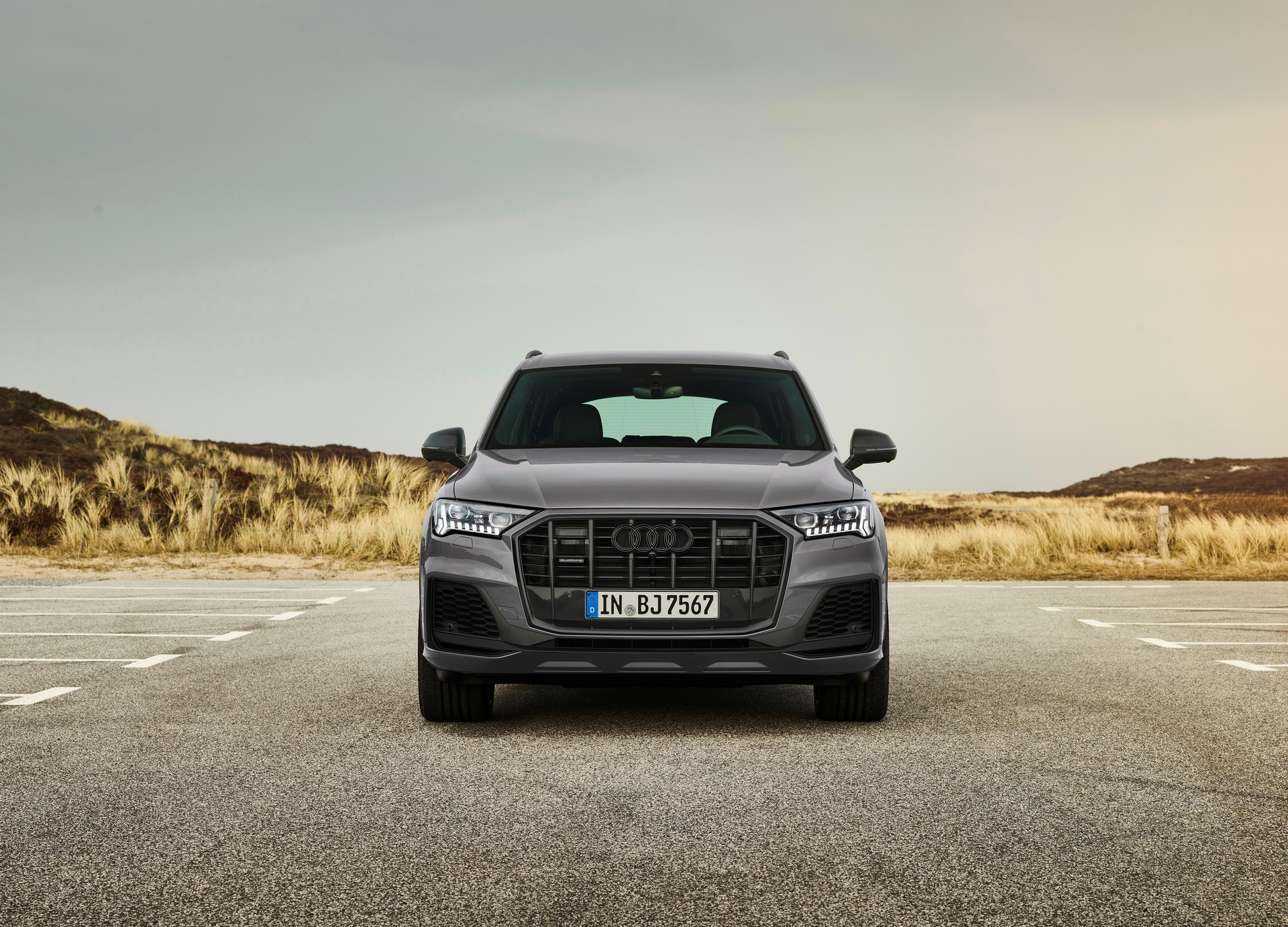 Audi Embraces The Blackout Trend, Introduces Q7 And Q8 Competition Plus