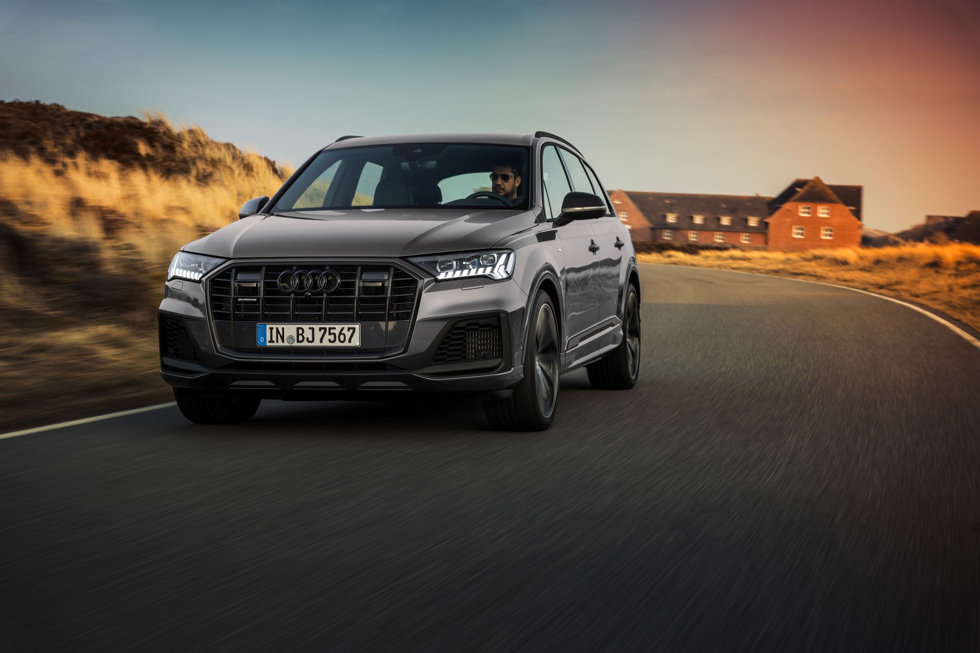 Audi Embraces The Blackout Trend, Introduces Q7 And Q8 Competition Plus