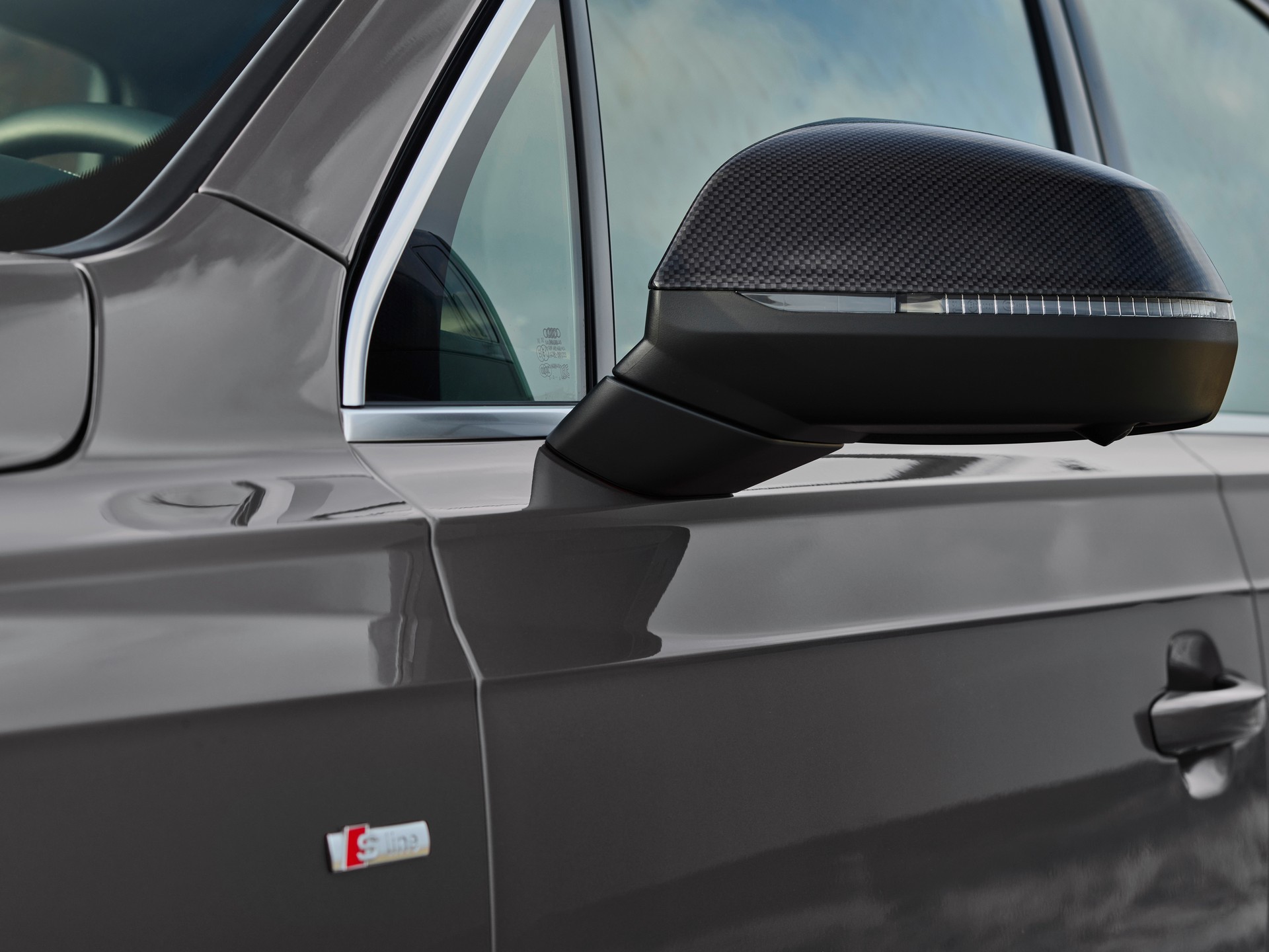 Audi Embraces The Blackout Trend, Introduces Q7 And Q8 Competition Plus