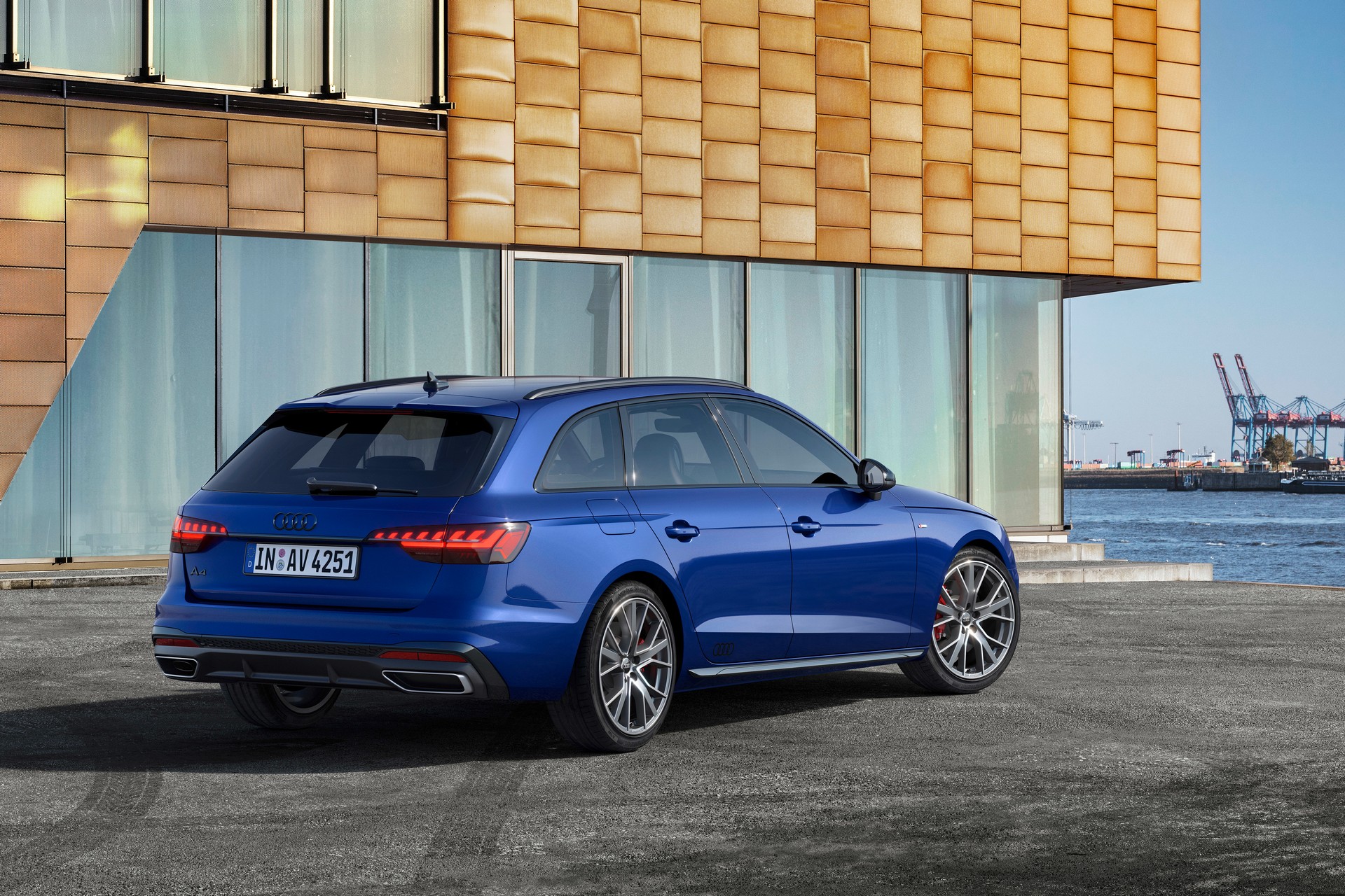 Audi Embraces The Blackout Trend, Introduces Q7 And Q8 Competition Plus