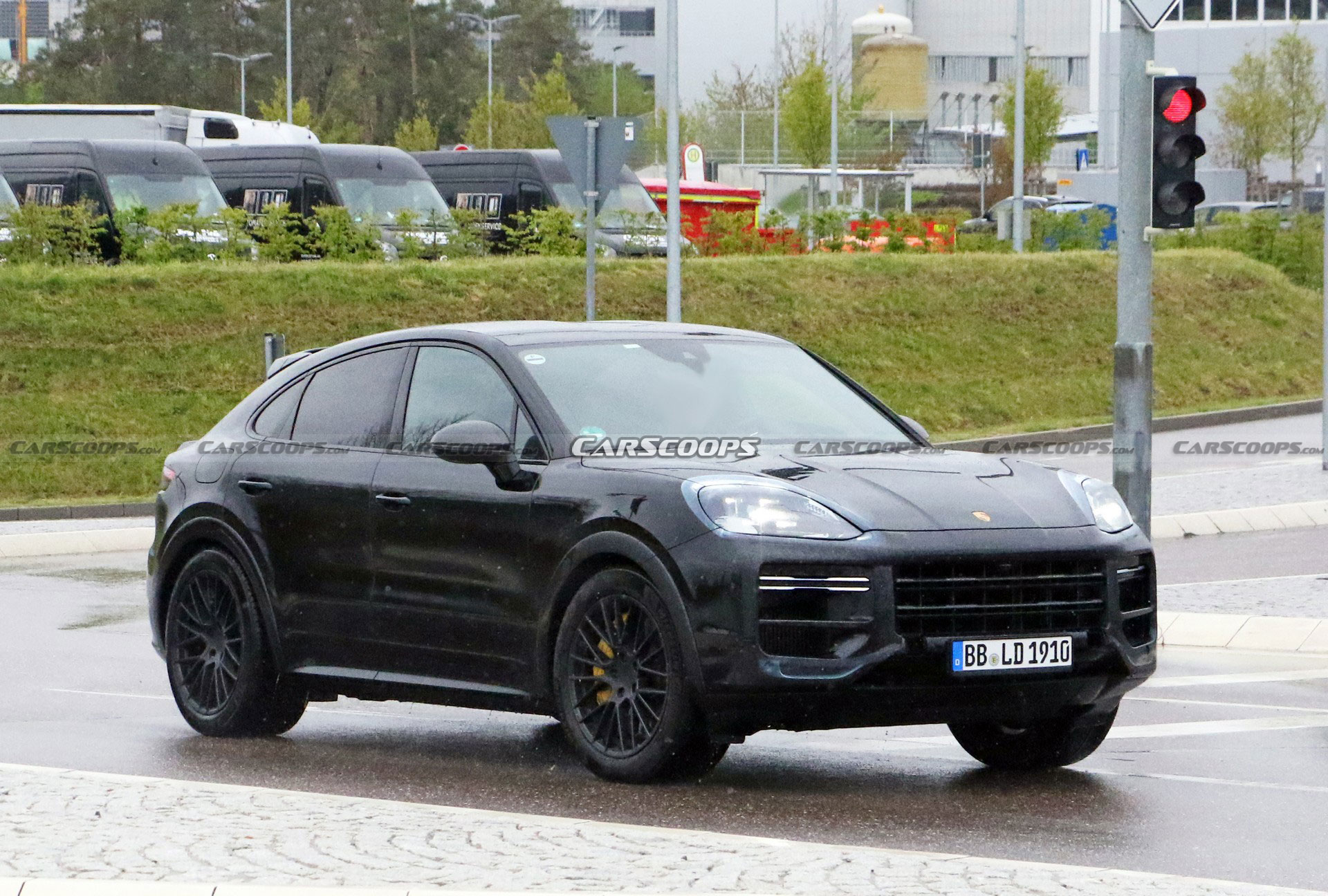 2022 Porsche Cayenne Coupe Spotted With A New Nose Job