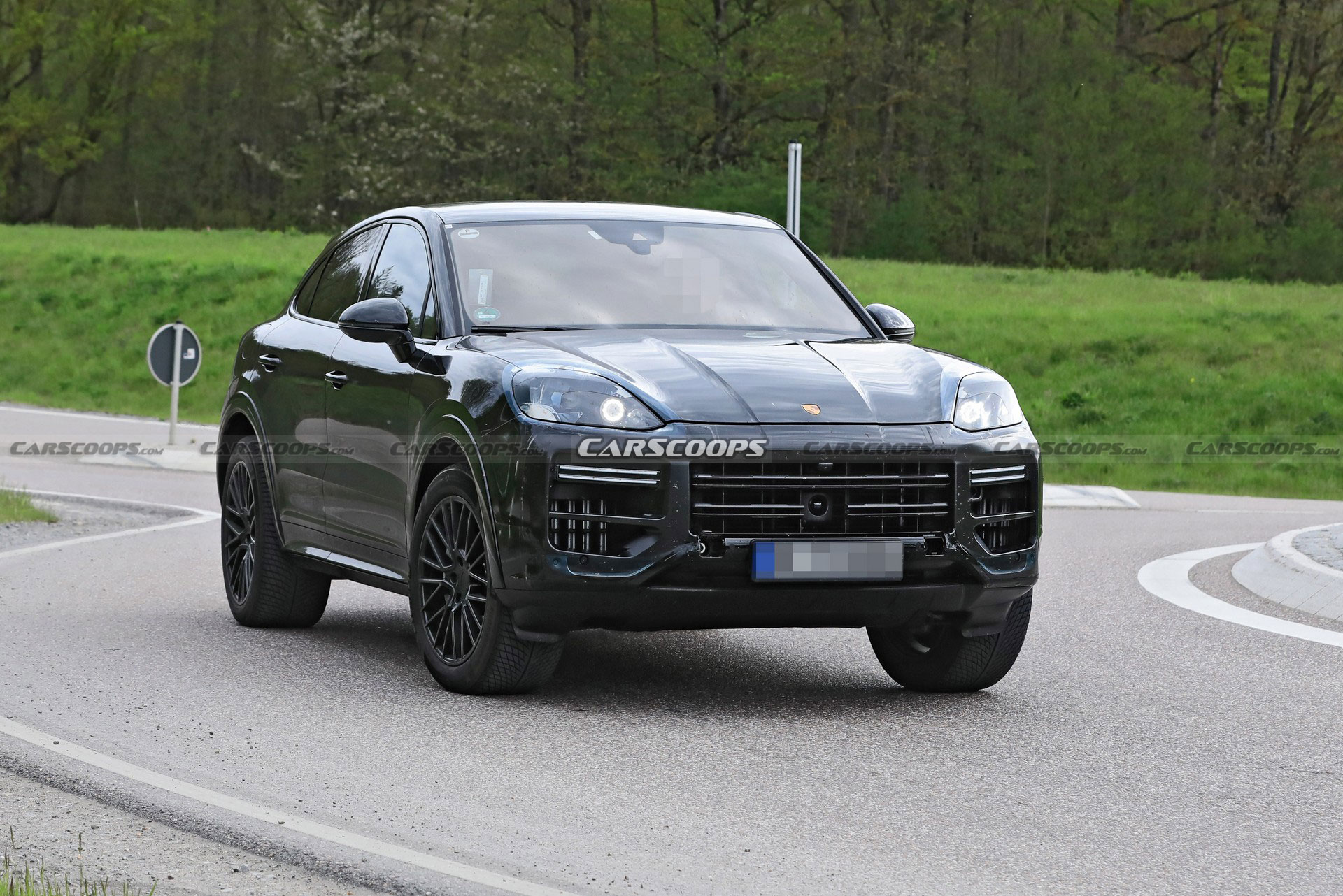 2022 Porsche Cayenne Coupe Spotted With A New Nose Job