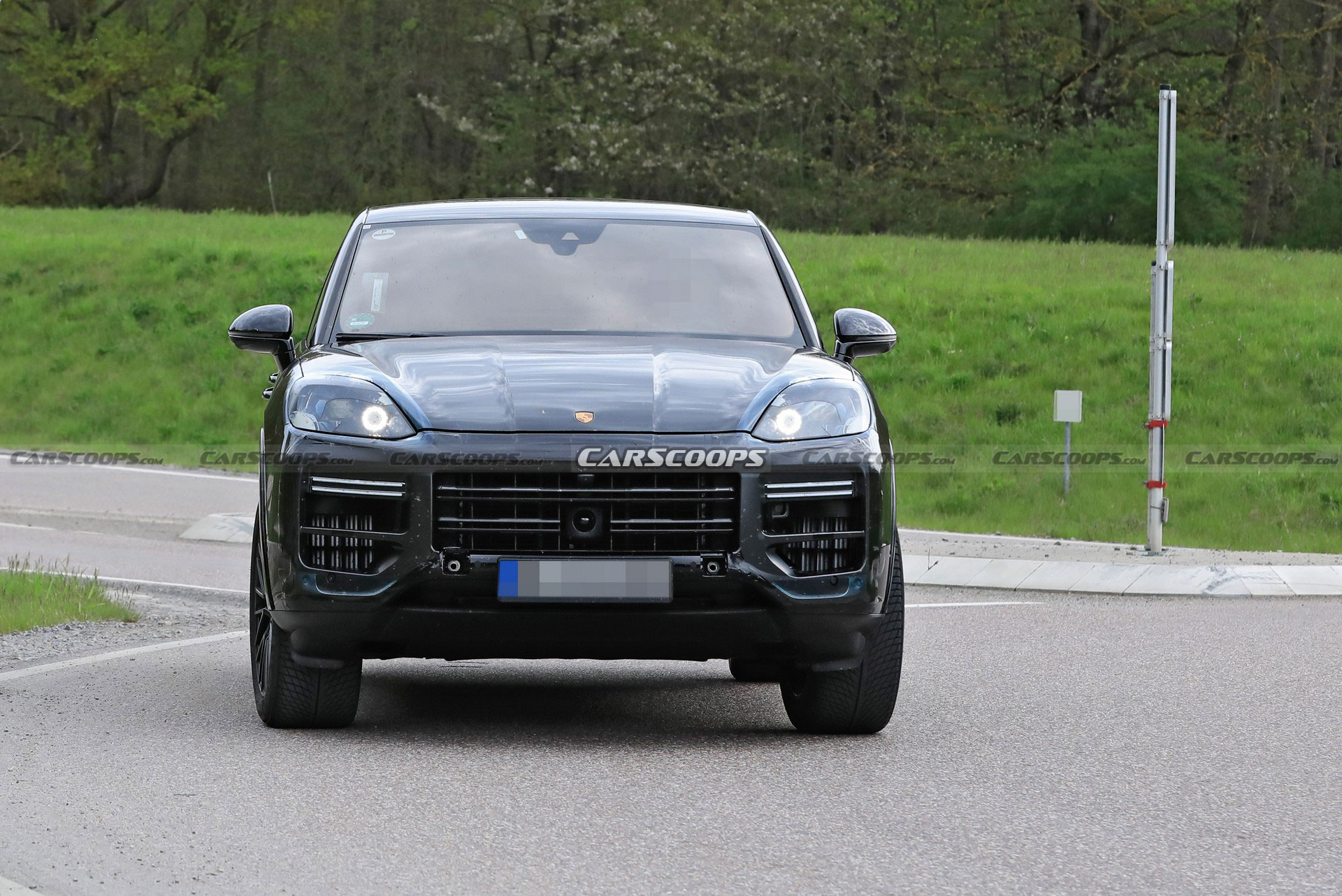 2022 Porsche Cayenne Coupe Spotted With A New Nose Job