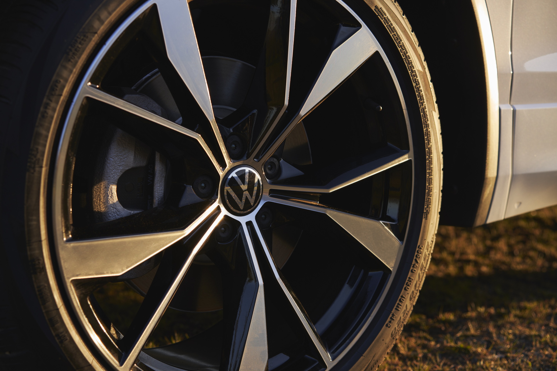 2022 VW Tiguan (Allspace) Debuts With Golf Looks, New Tech And More Premium Cabin