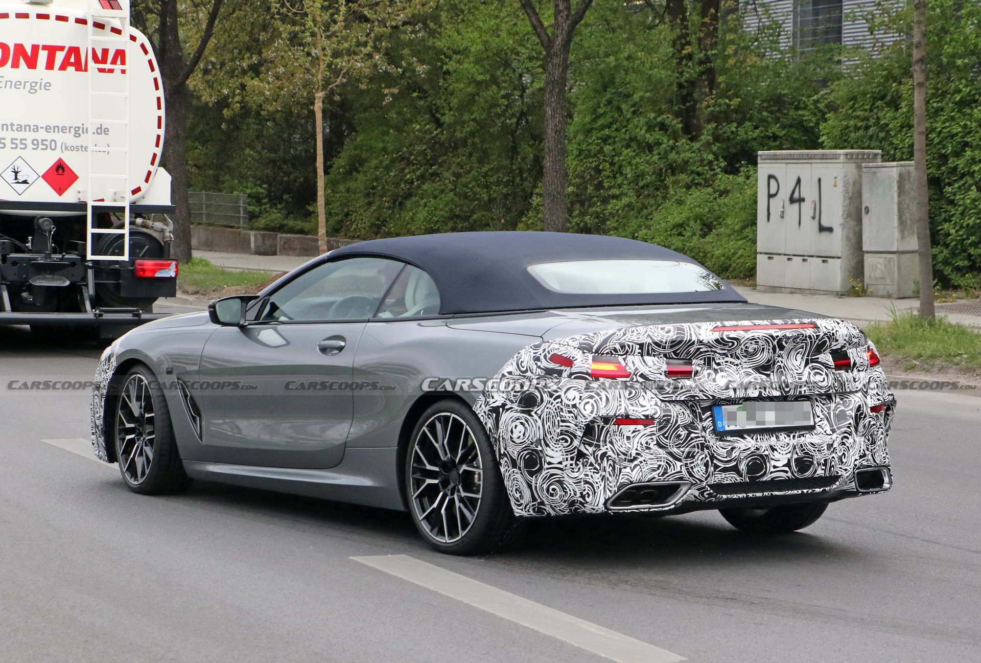 2022 BMW 8-Series Convertible LCI Shows Updated Design, New Infotainment Screen