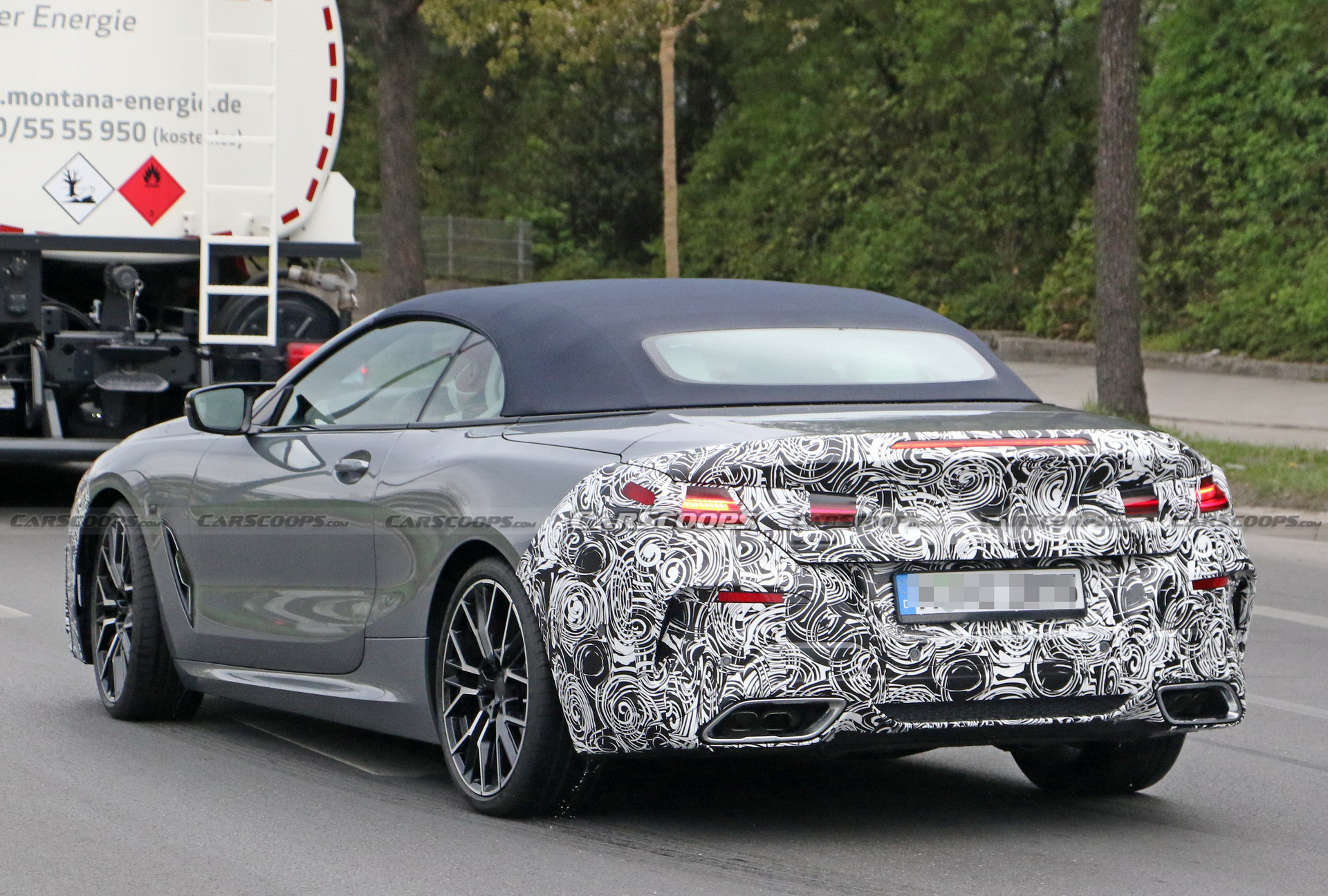 2022 BMW 8-Series Convertible LCI Shows Updated Design, New Infotainment Screen