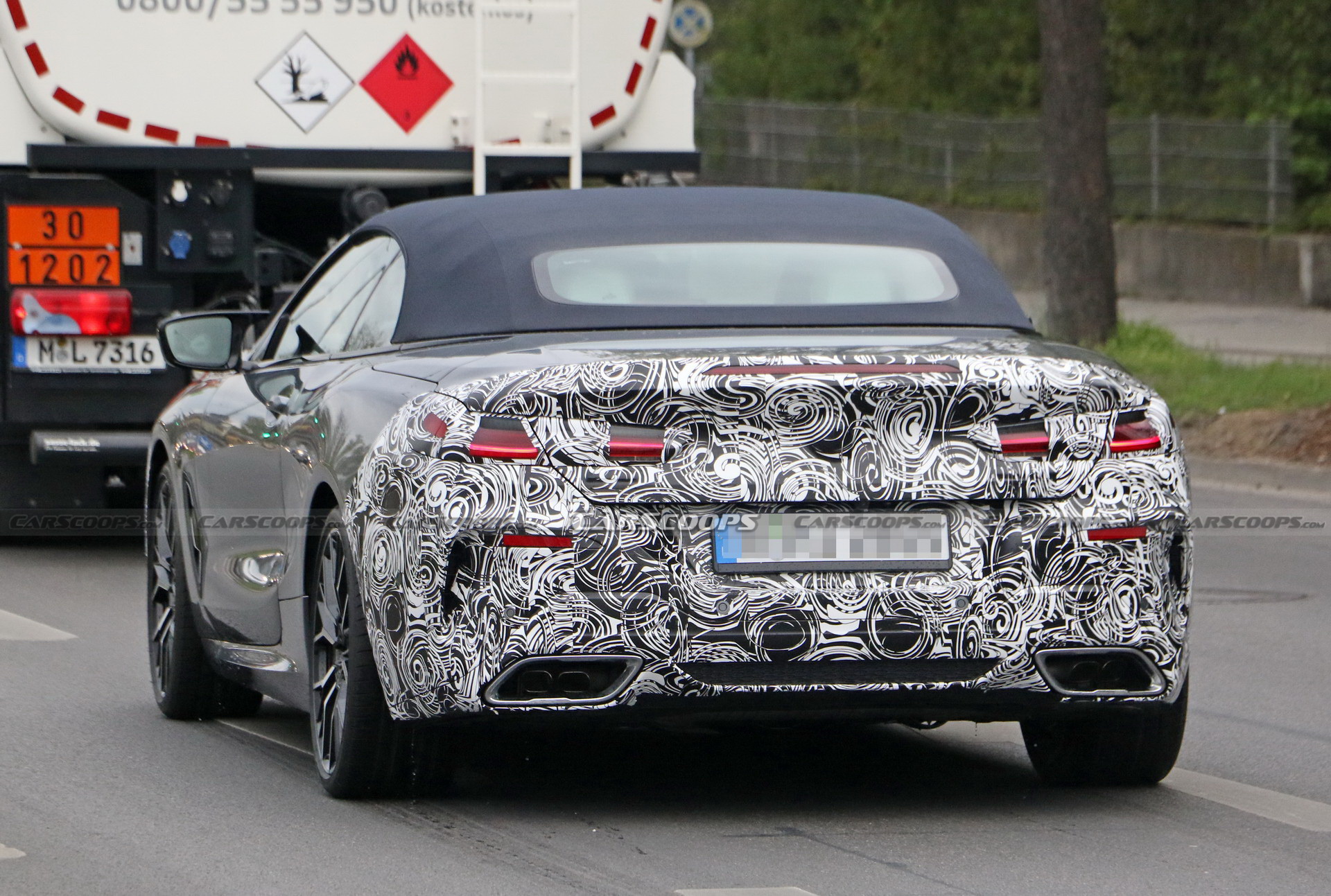 2022 BMW 8-Series Convertible LCI Shows Updated Design, New Infotainment Screen