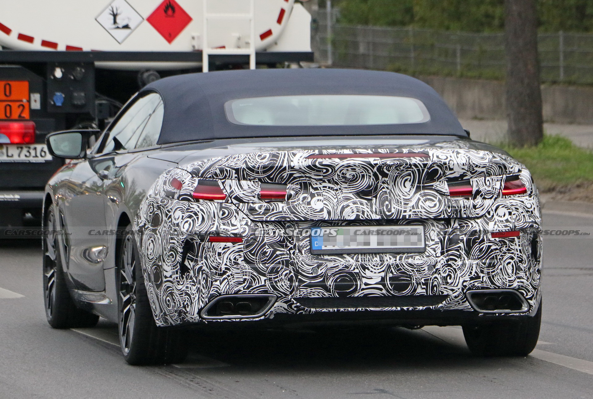 2022 BMW 8-Series Convertible LCI Shows Updated Design, New Infotainment Screen