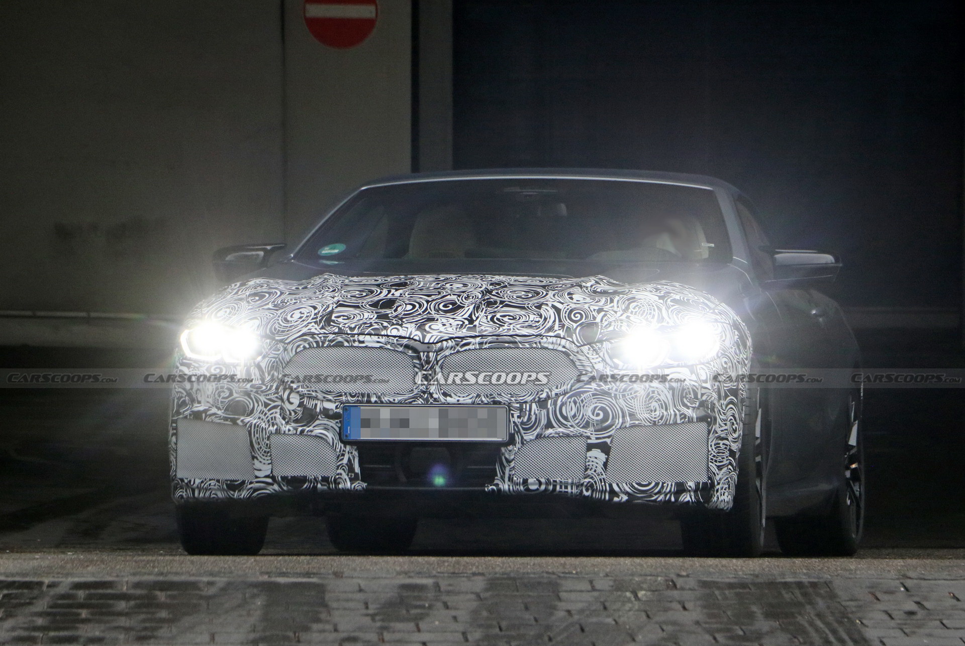 2022 BMW 8-Series Convertible LCI Shows Updated Design, New Infotainment Screen