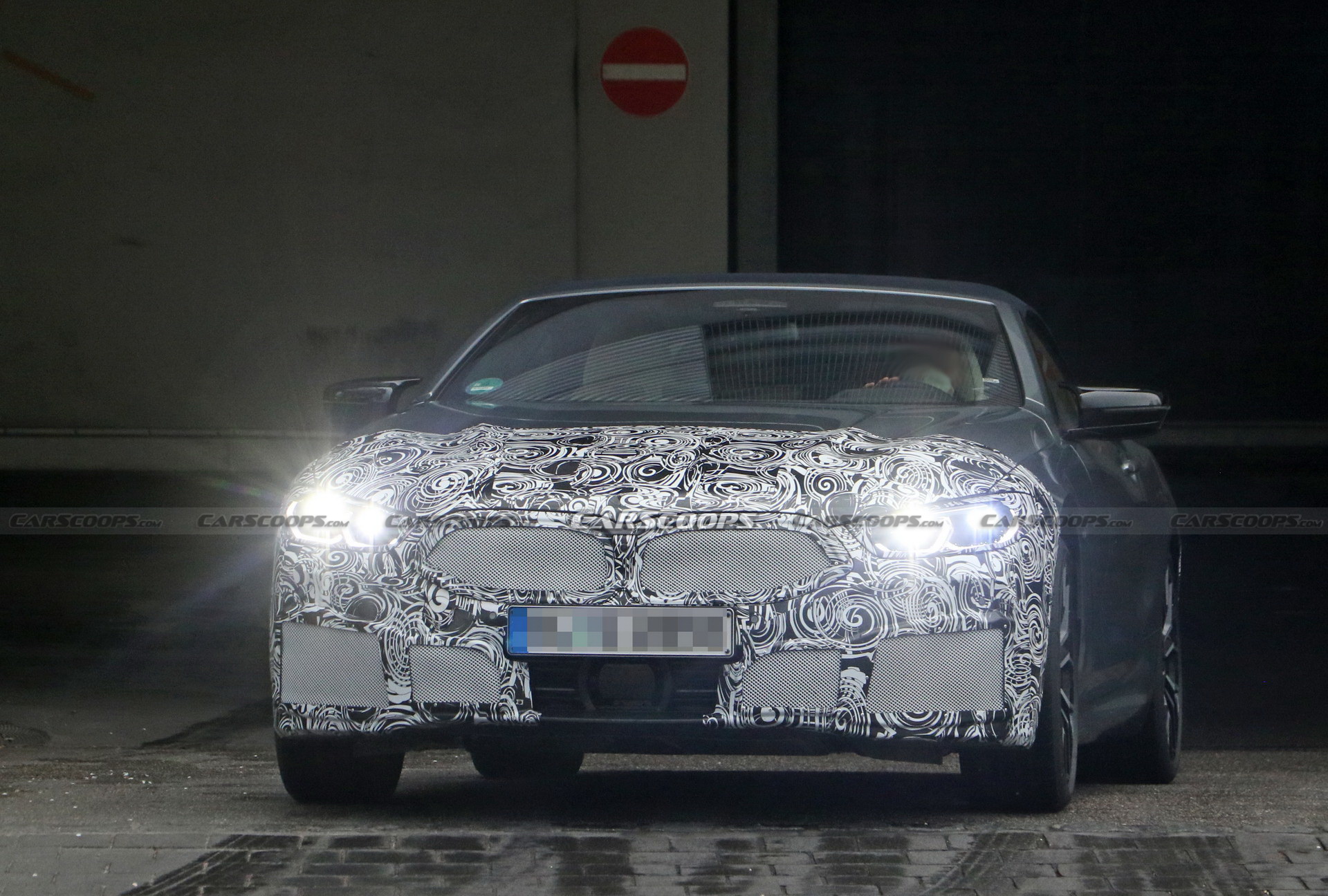 2022 BMW 8-Series Convertible LCI Shows Updated Design, New Infotainment Screen