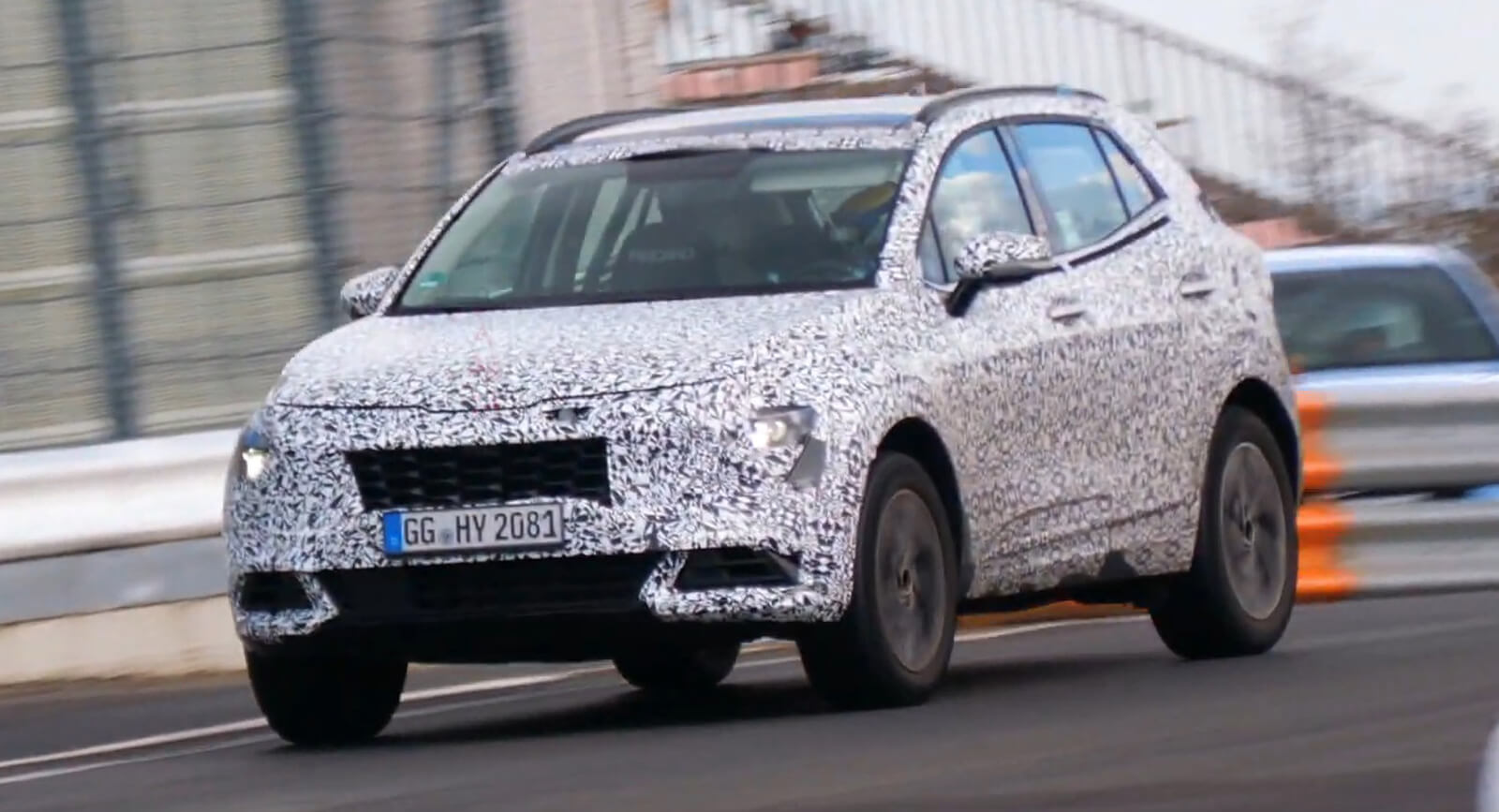 2022 Kia Sportage Continues, Plug-in Hybrid Filmed At The Nurburgring | Carscoops