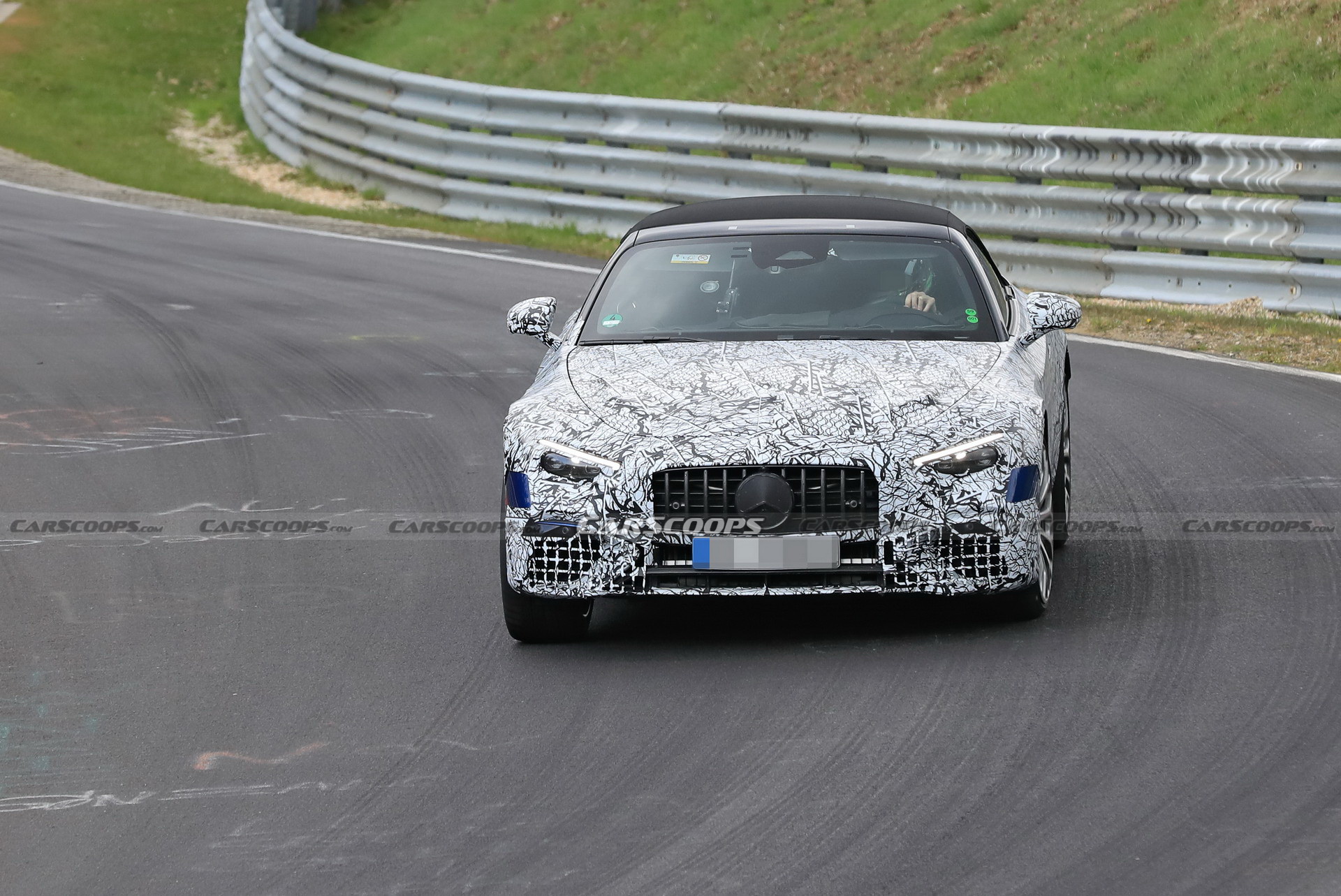 2022 Mercedes-AMG SL Takes Its White Collar Skills To The Track