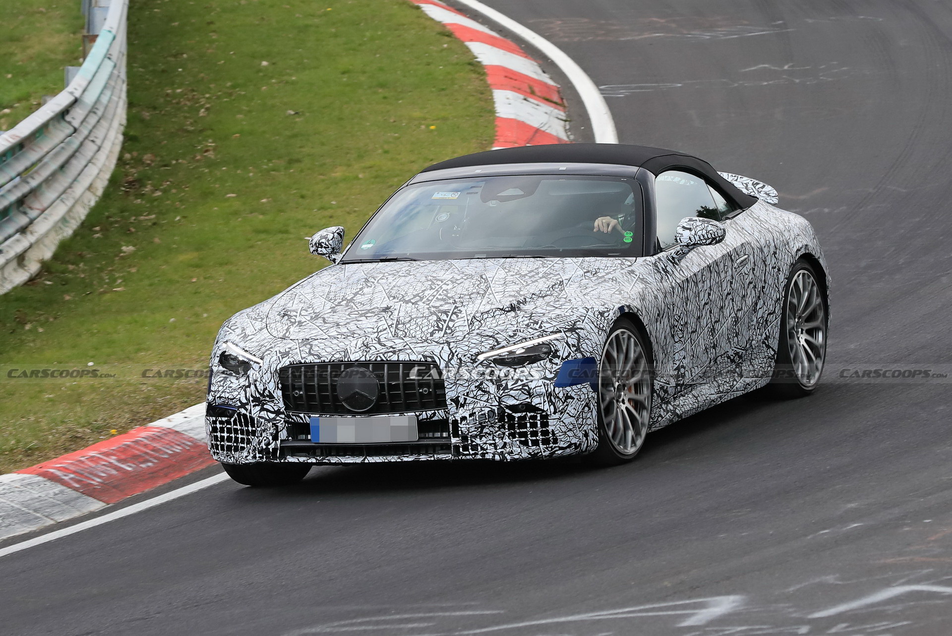 2022 Mercedes-AMG SL Takes Its White Collar Skills To The Track