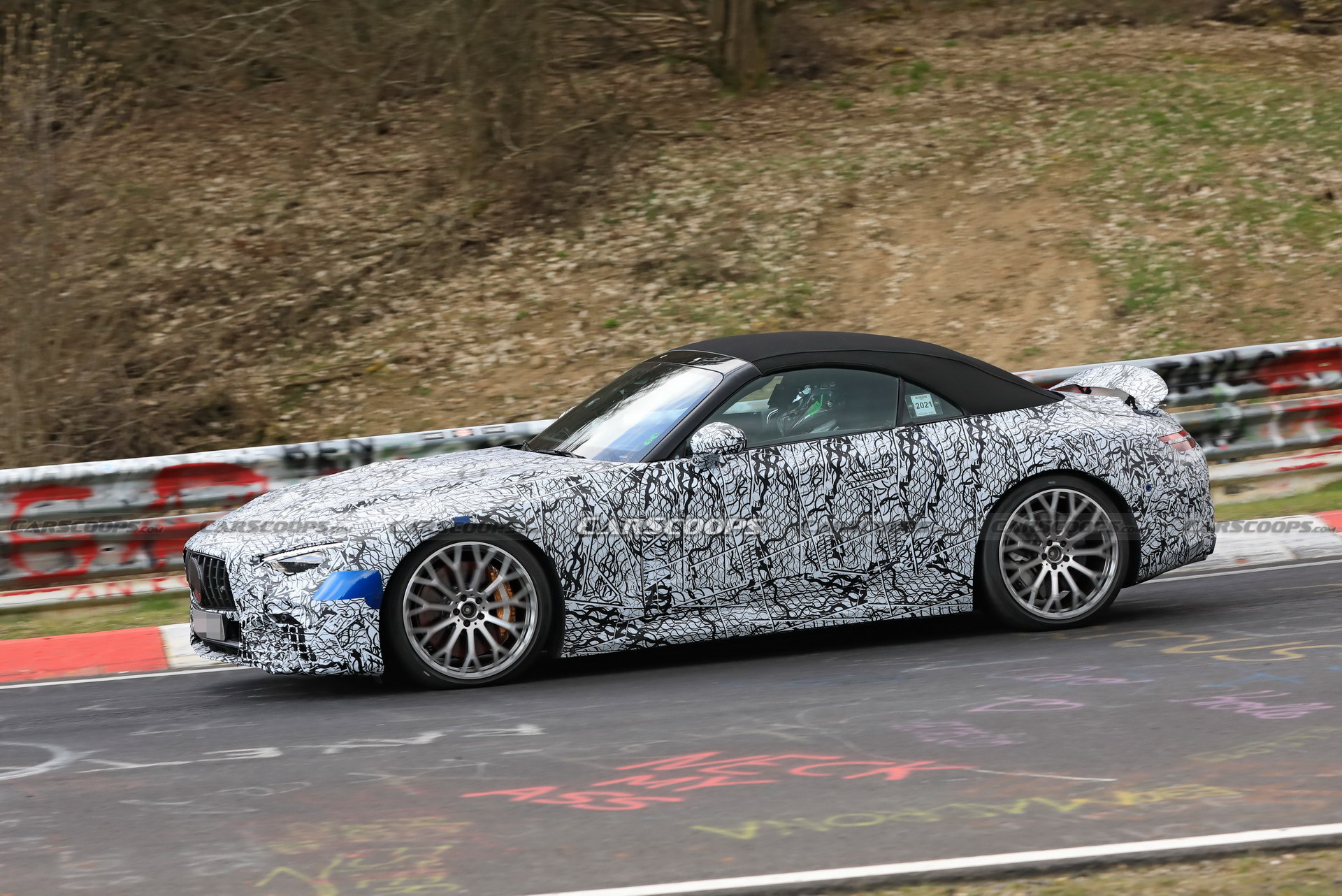 2022 Mercedes-AMG SL Takes Its White Collar Skills To The Track