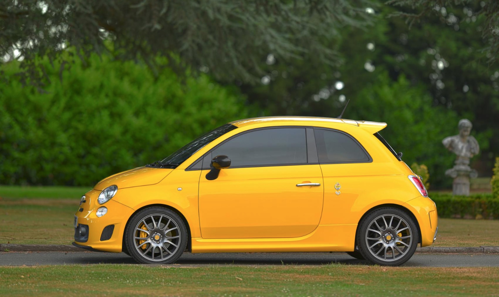A Ferrari SUV Isn’t So Radical – Remember When You Could Buy A Genuine Ferrari-Badged Fiat 500?