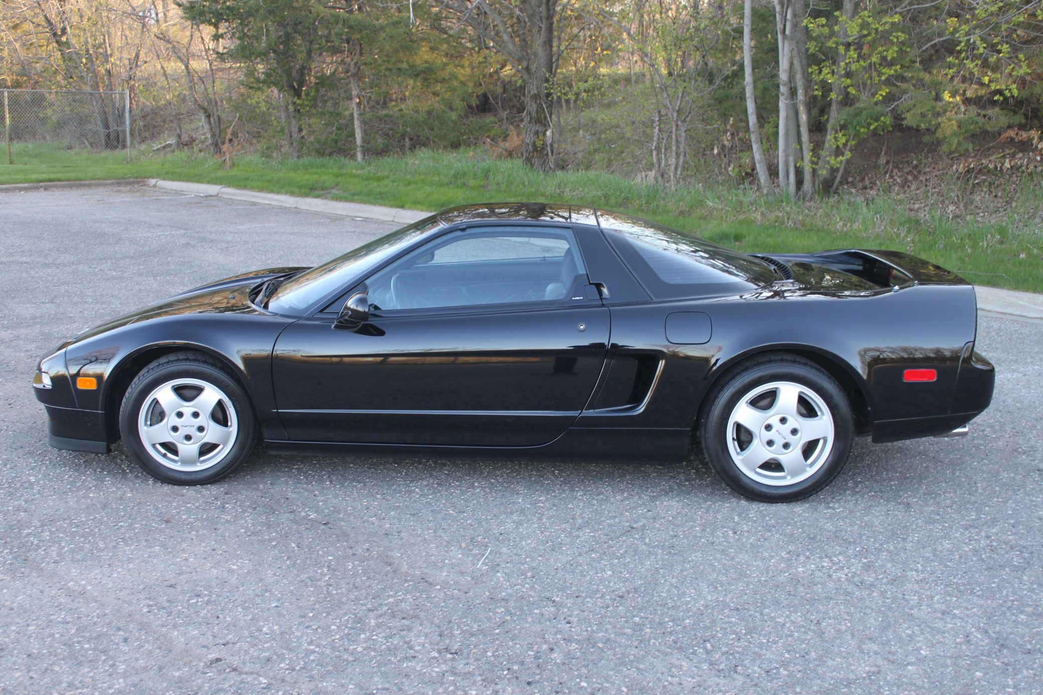 You Won’t Find Many Low-Mileage 1991 Acura NSXs As Nice As This One