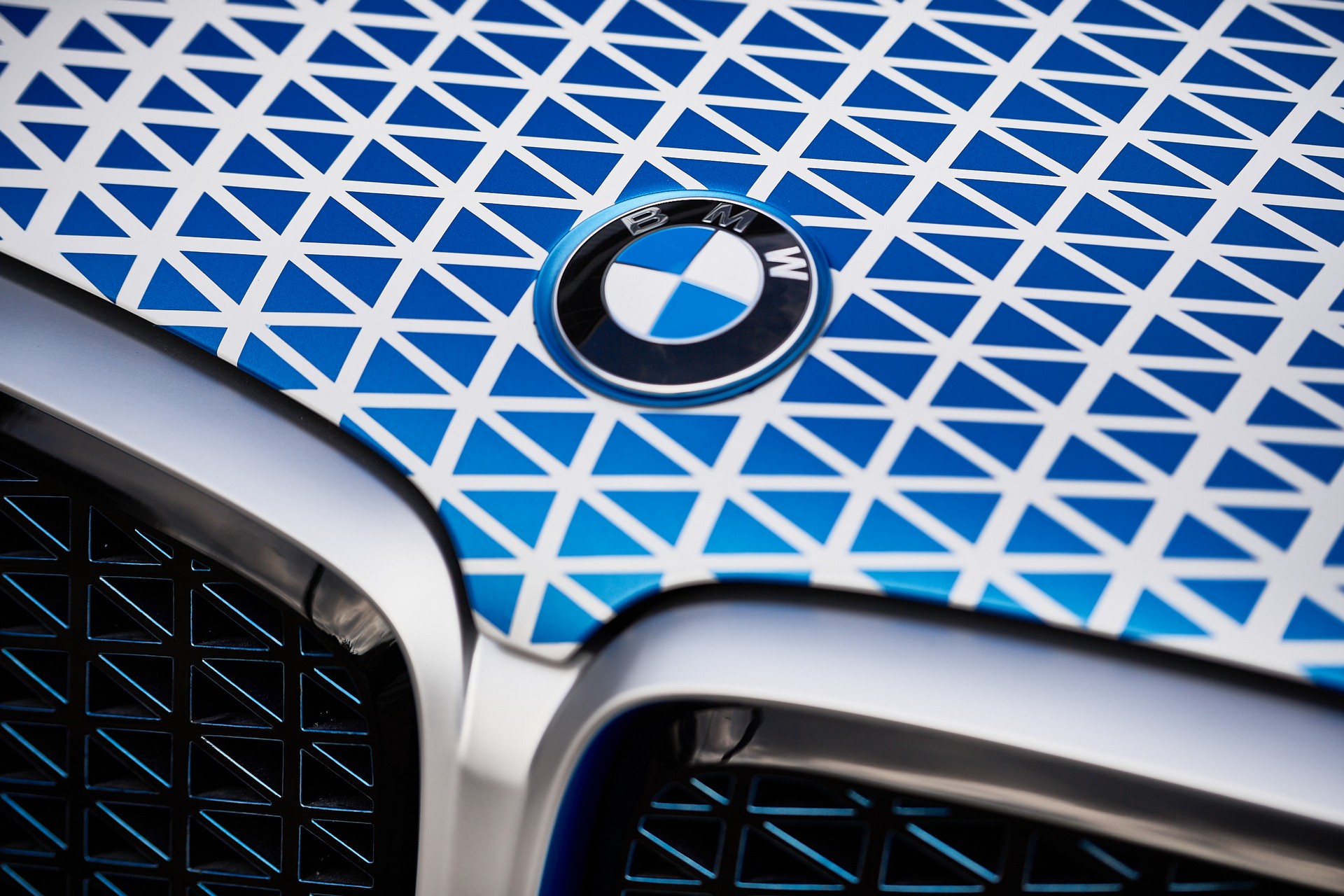 Hydrogen-Powered BMW X5 On Track For Late Next Year