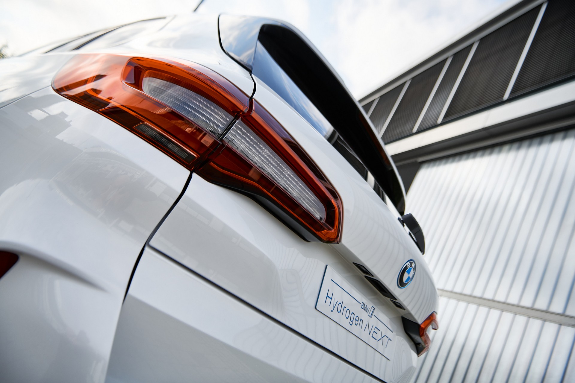Hydrogen-Powered BMW X5 On Track For Late Next Year