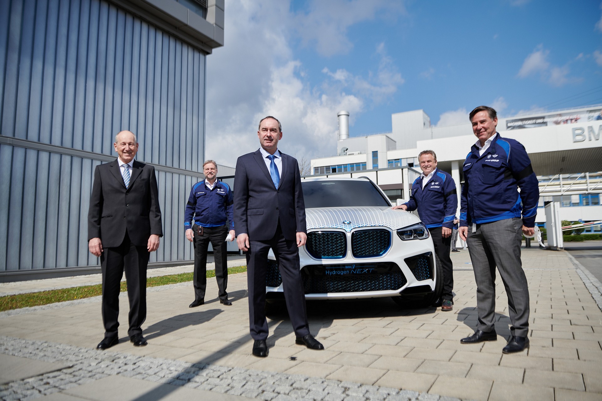 Hydrogen-Powered BMW X5 On Track For Late Next Year