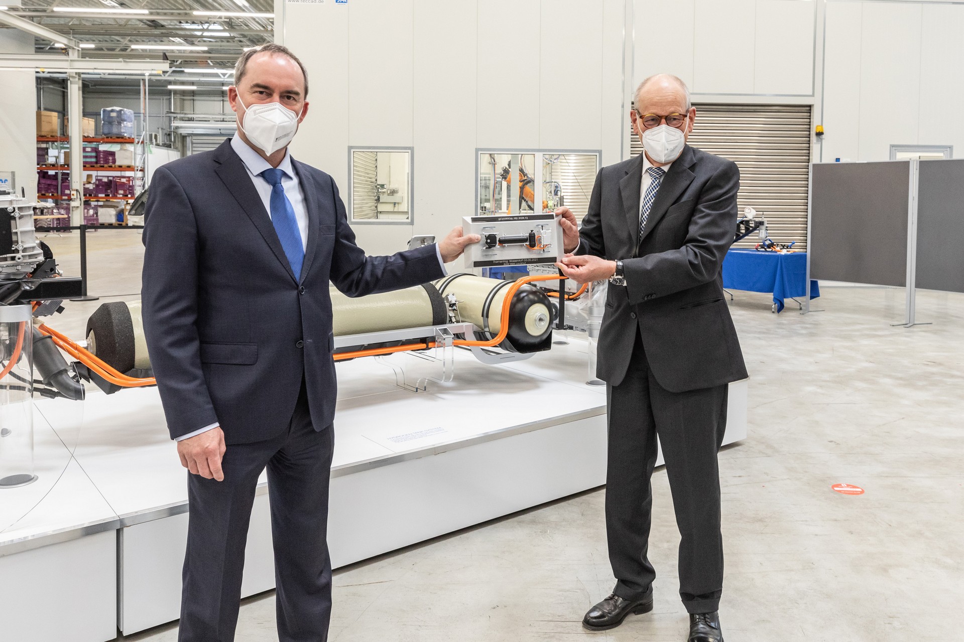 Hydrogen-Powered BMW X5 On Track For Late Next Year