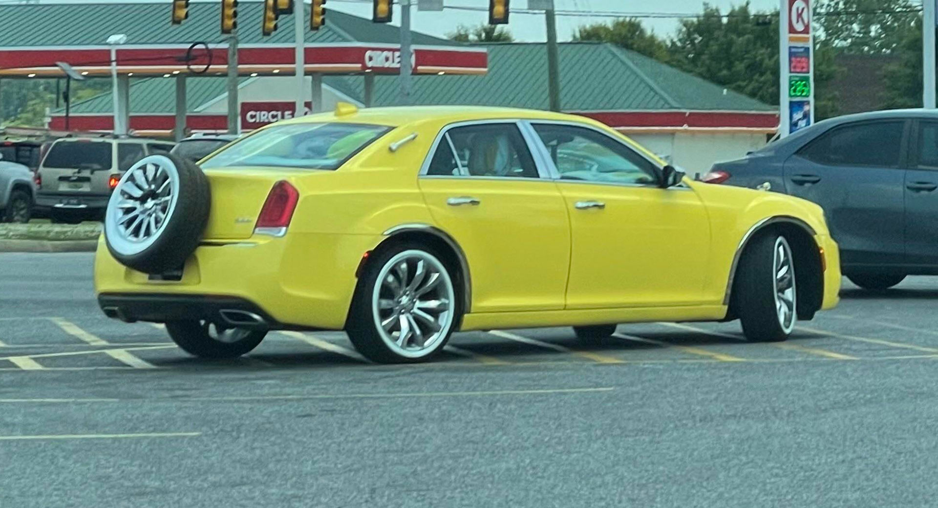 This Chrysler 300 Fails Miserably At Replicating A 1930s Duesenberg